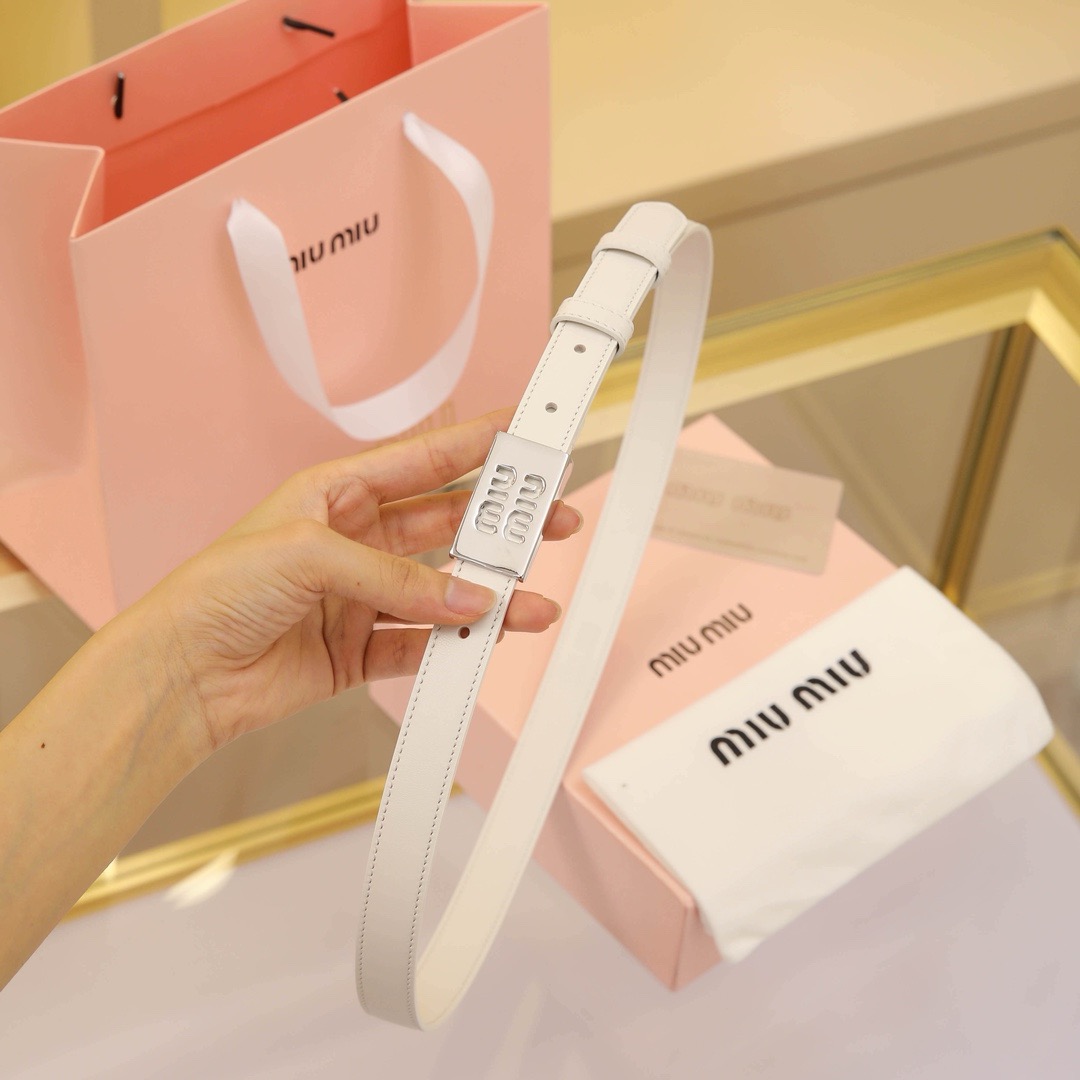 MIU MIU Classic Leather Belt- sliver white