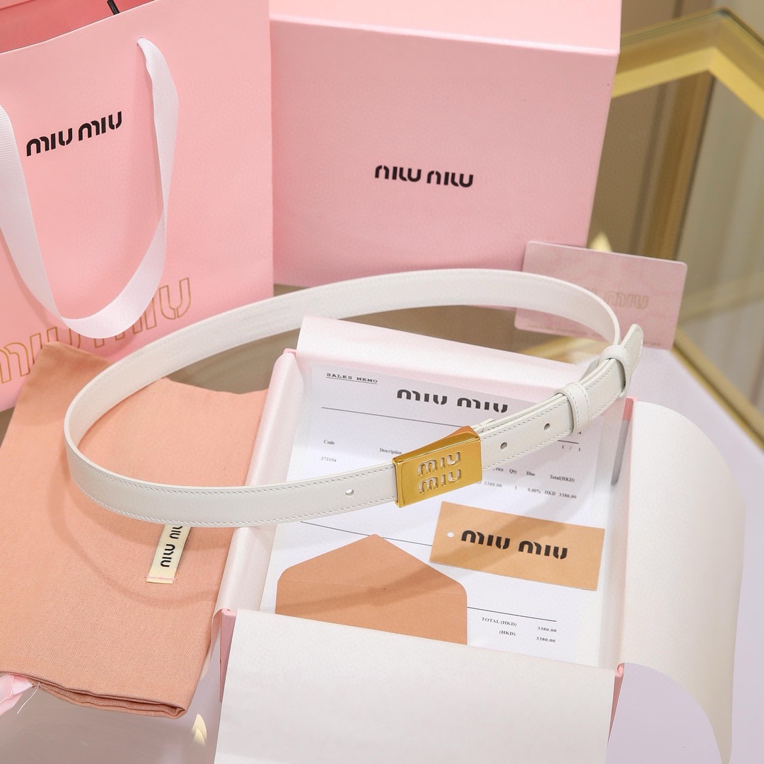 MIU MIU Classic Leather Belt- White
