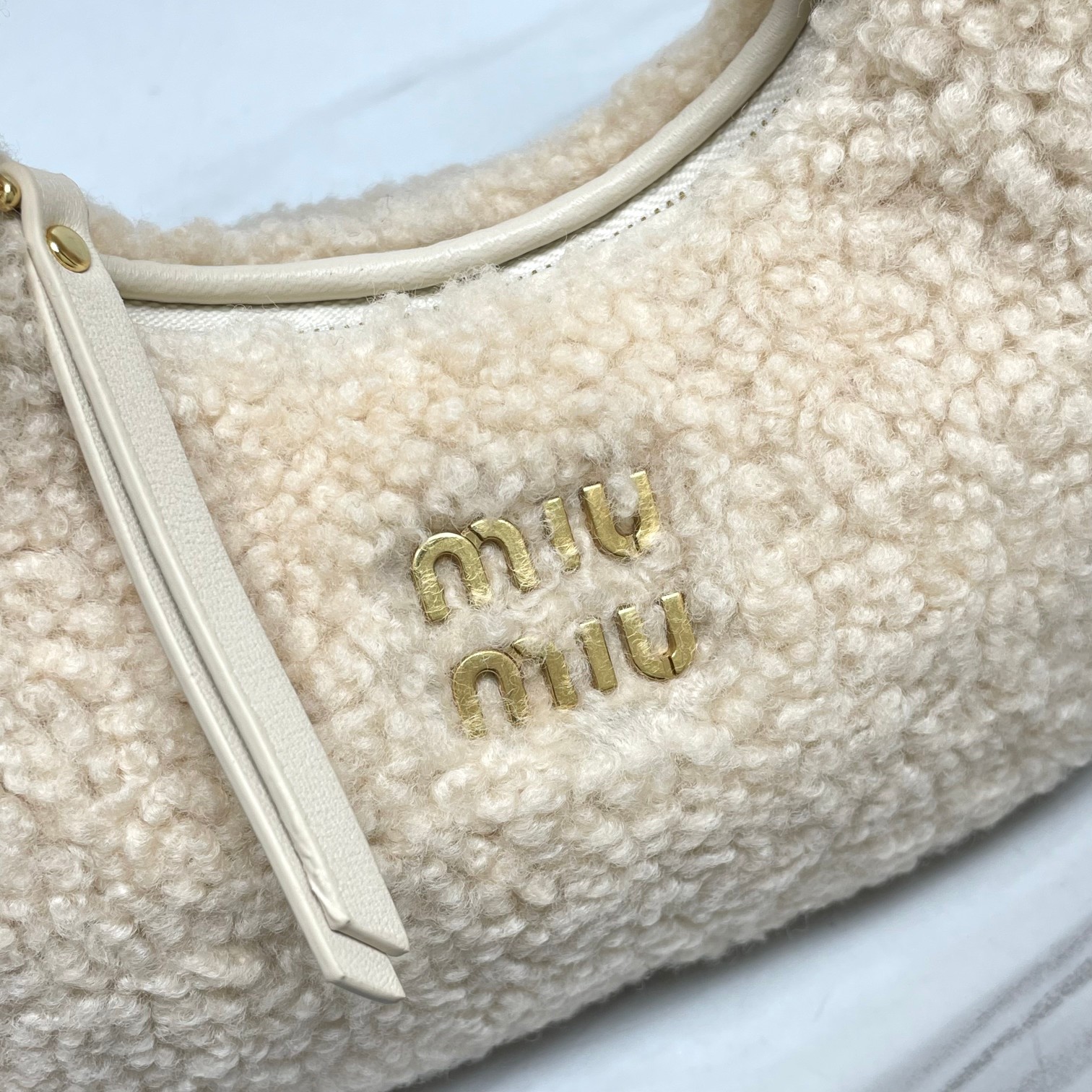 Miu Miu Ivory Wander Shearling Hobo Bag white  | Miu Miu