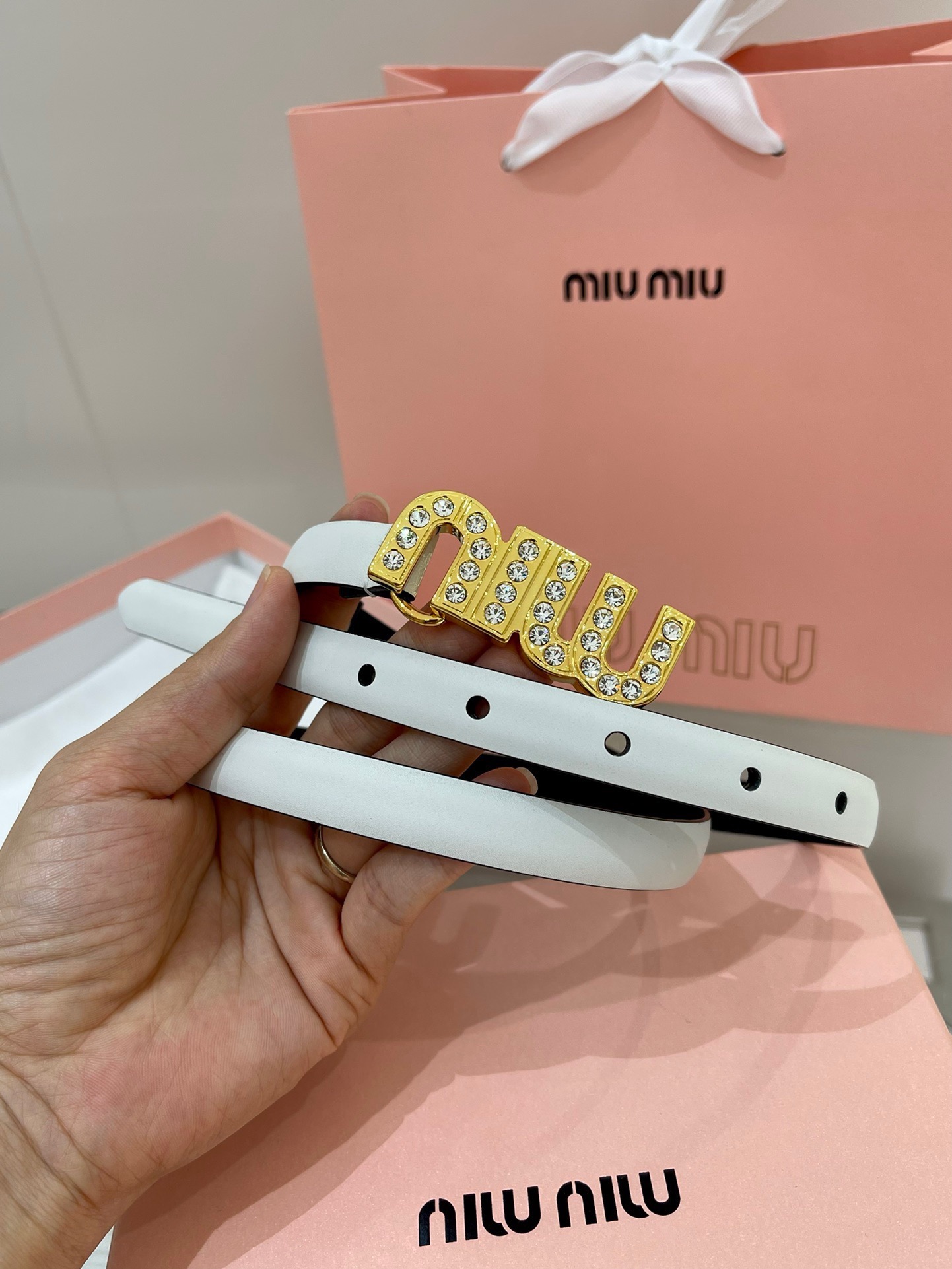 Miu Miu leather belt with a logo-engraved buckle- white