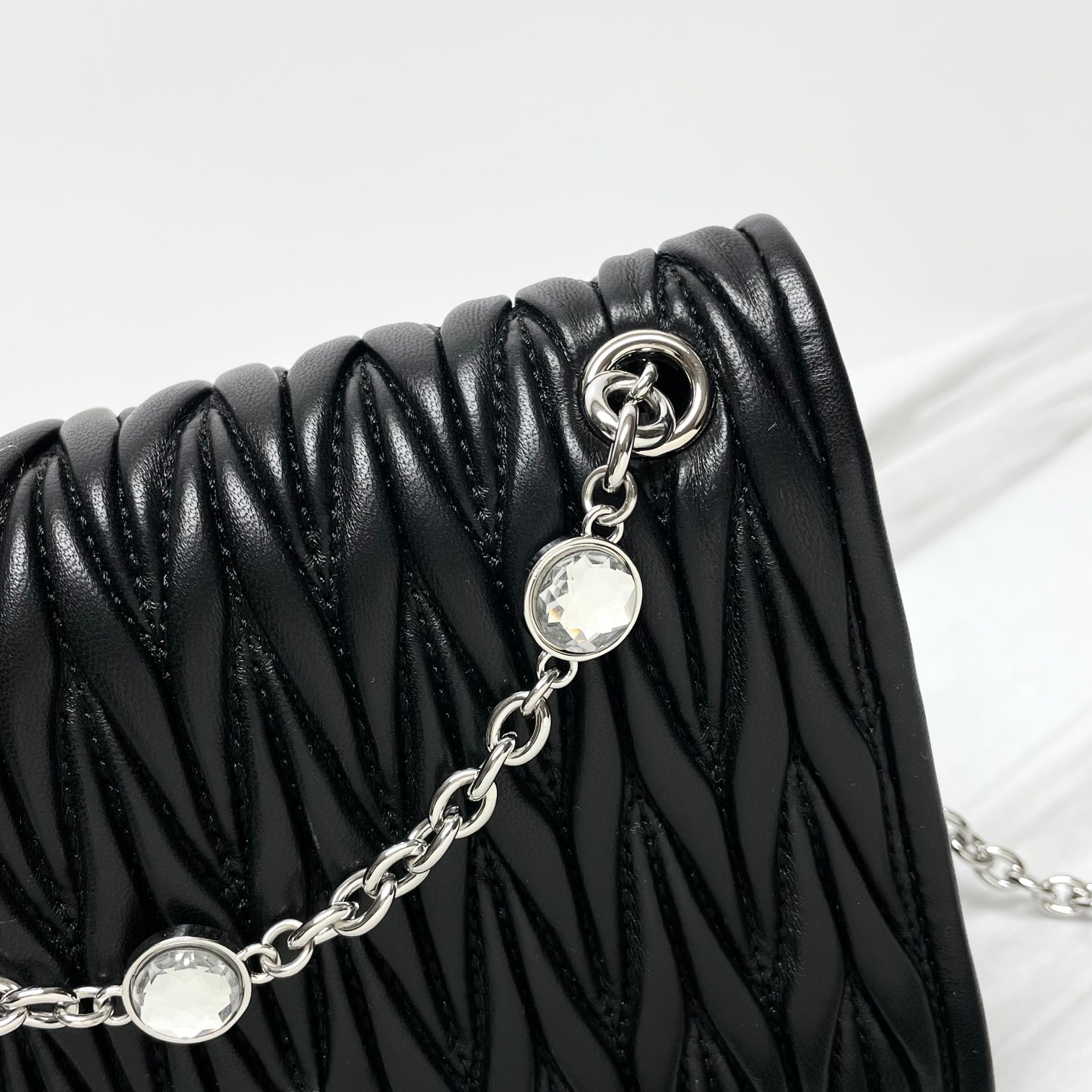 Miu Miu Matelassé Cross Body Bag | Black |