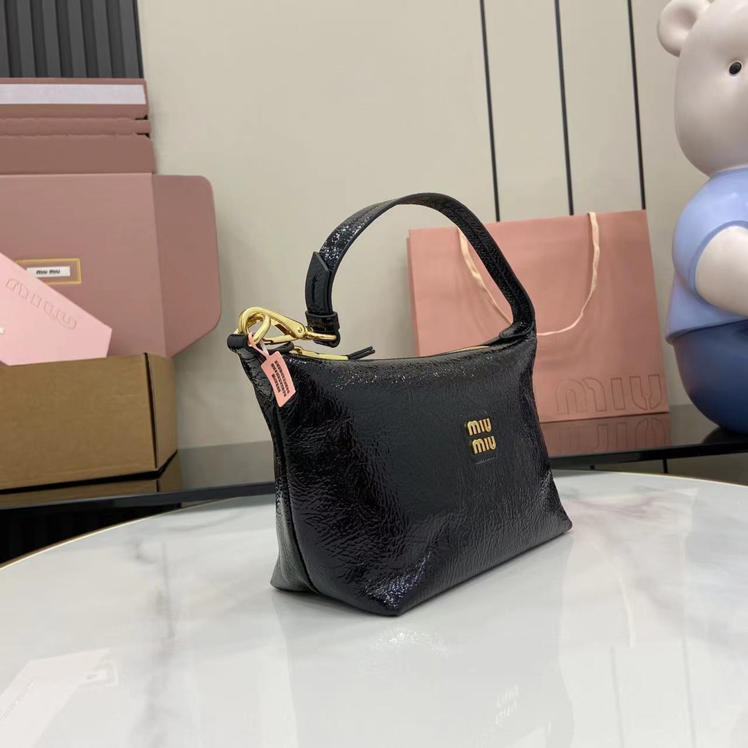 Miu Miu Naplak Contenitori Spirit Bag in Nero