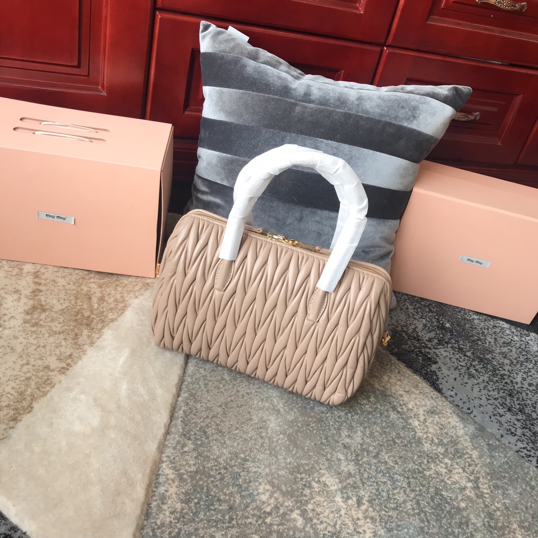 MIU MIU Nappa Matelasse Top Handle Cammeo 1323792 Miu Miu  01368