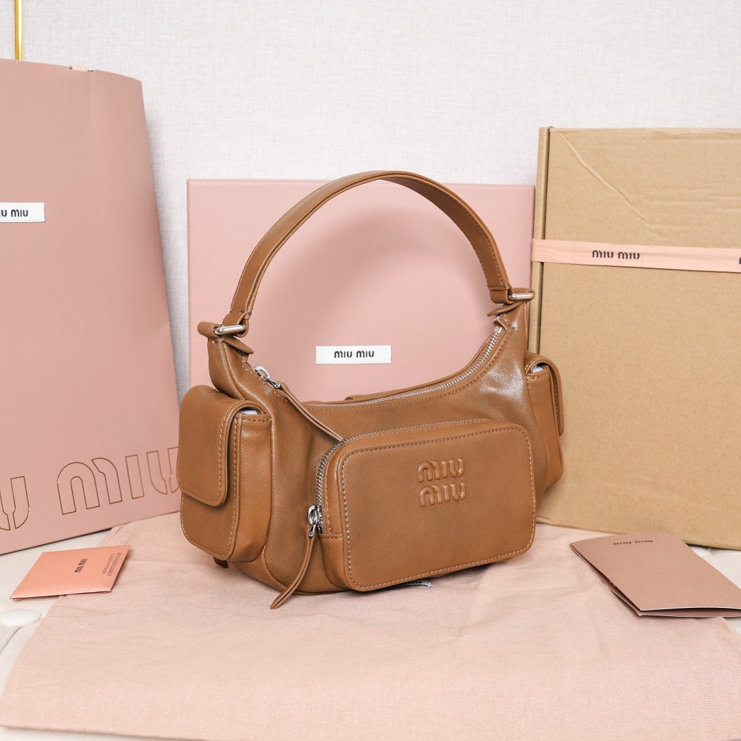 Miu Miu Pocket Shoulder Bag | Brown |