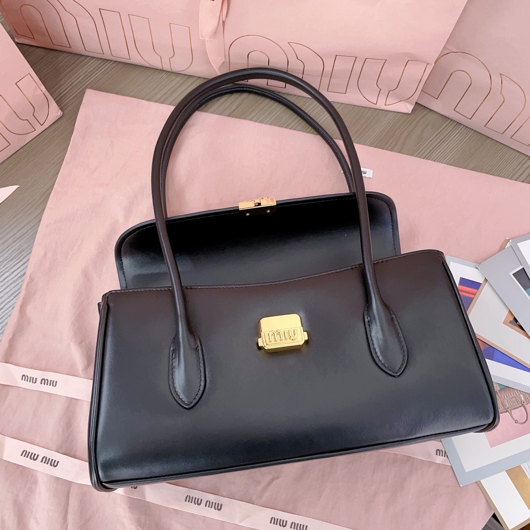 Miu Miu Shoulder Bag 'Black'
