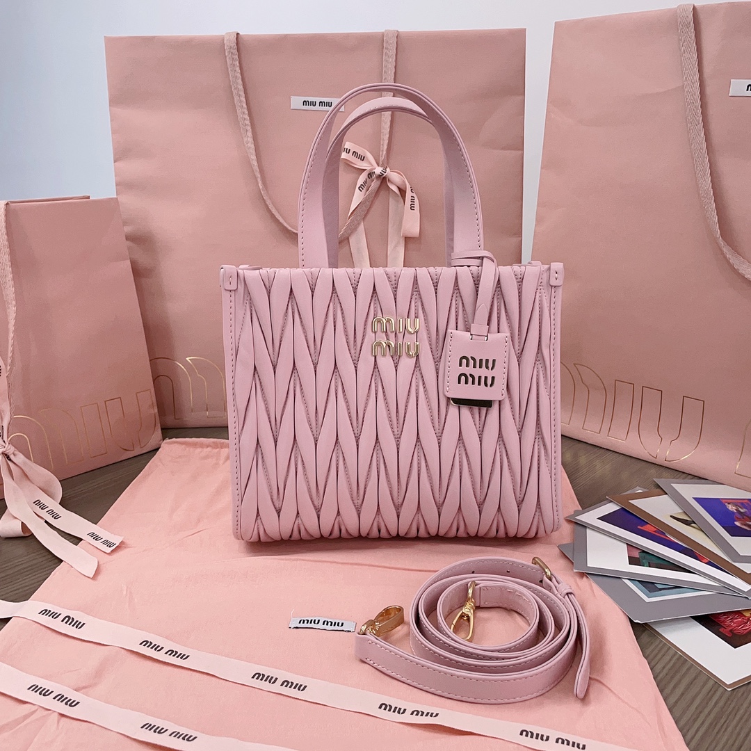 Miu Miu Small Matelassé logo-plaque Tote Bag | Pink |ETCH