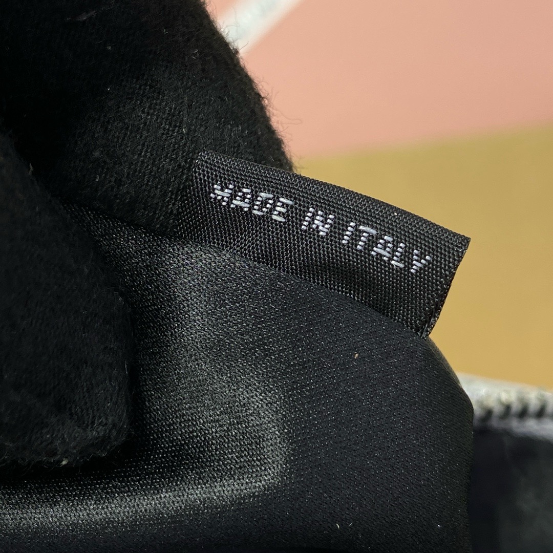 Miu Miu Wander Matelassé Bag 'Silver' Women's Bag