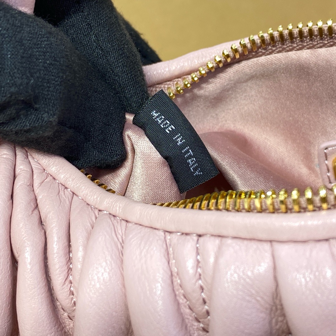MIU MIU WANDER MATELASSÉ NAPPA LEATHER HOBO BAG SMALL POWDER PINK