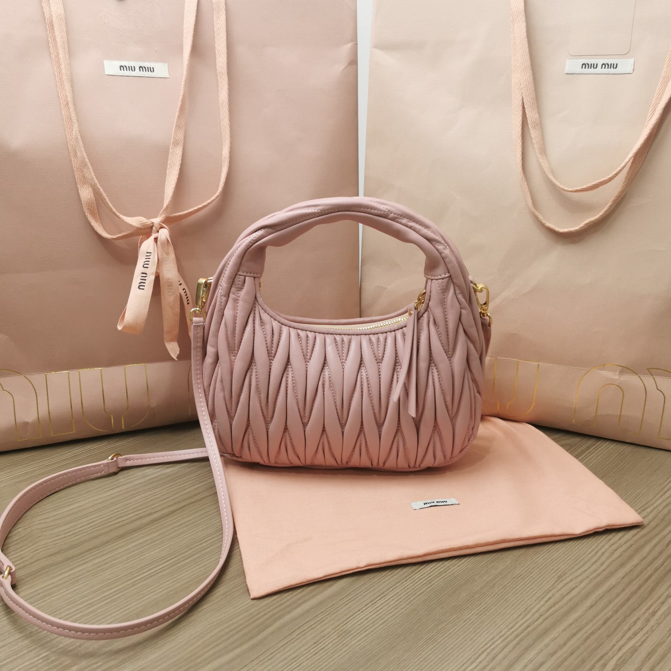 Miu Miu Wander Matelassé Zipped Shoulder Bag In Beige pink Miu Miu 03949