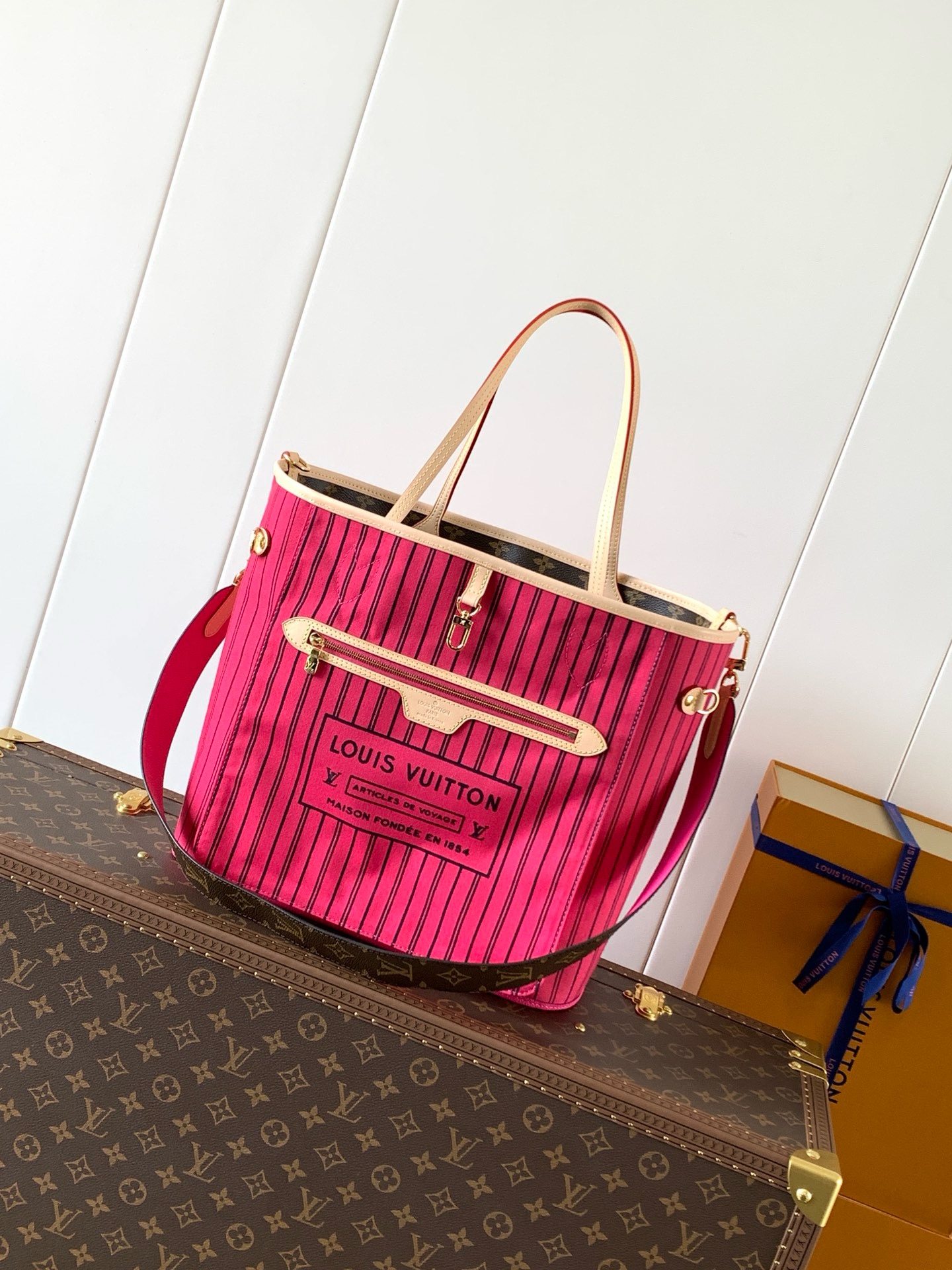 Neverfull Bandoulière Inside Out MM Monogram Pink Bag - Women's Handbag | LOUIS VUITTON