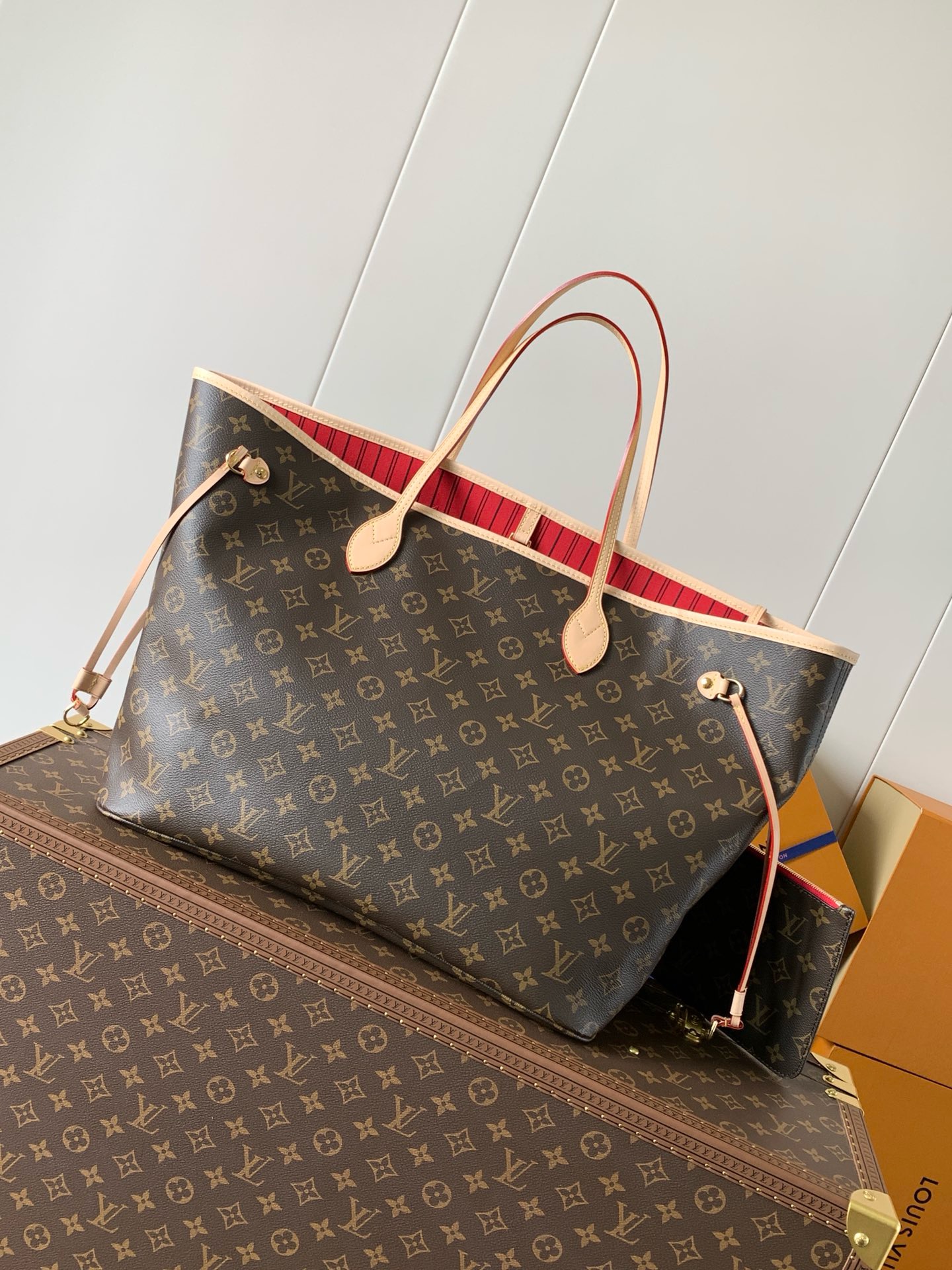 Neverfull Bandoulière Inside Out MM Monogram Red Bag – Women’s Handbag | LOUIS VUITTON