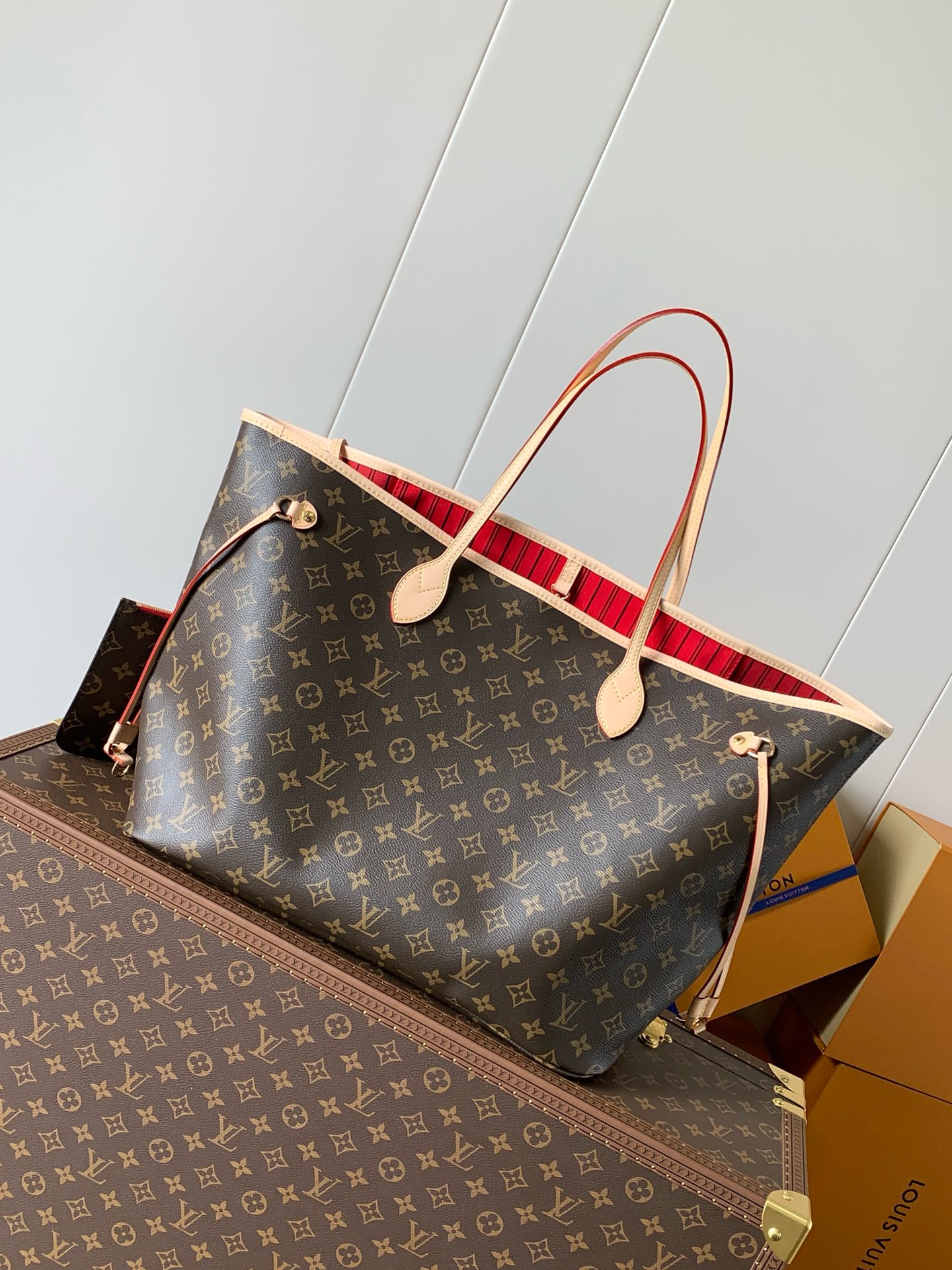 Neverfull Bandoulière Inside Out MM Monogram Red Bag – Women’s Handbag | LOUIS VUITTON