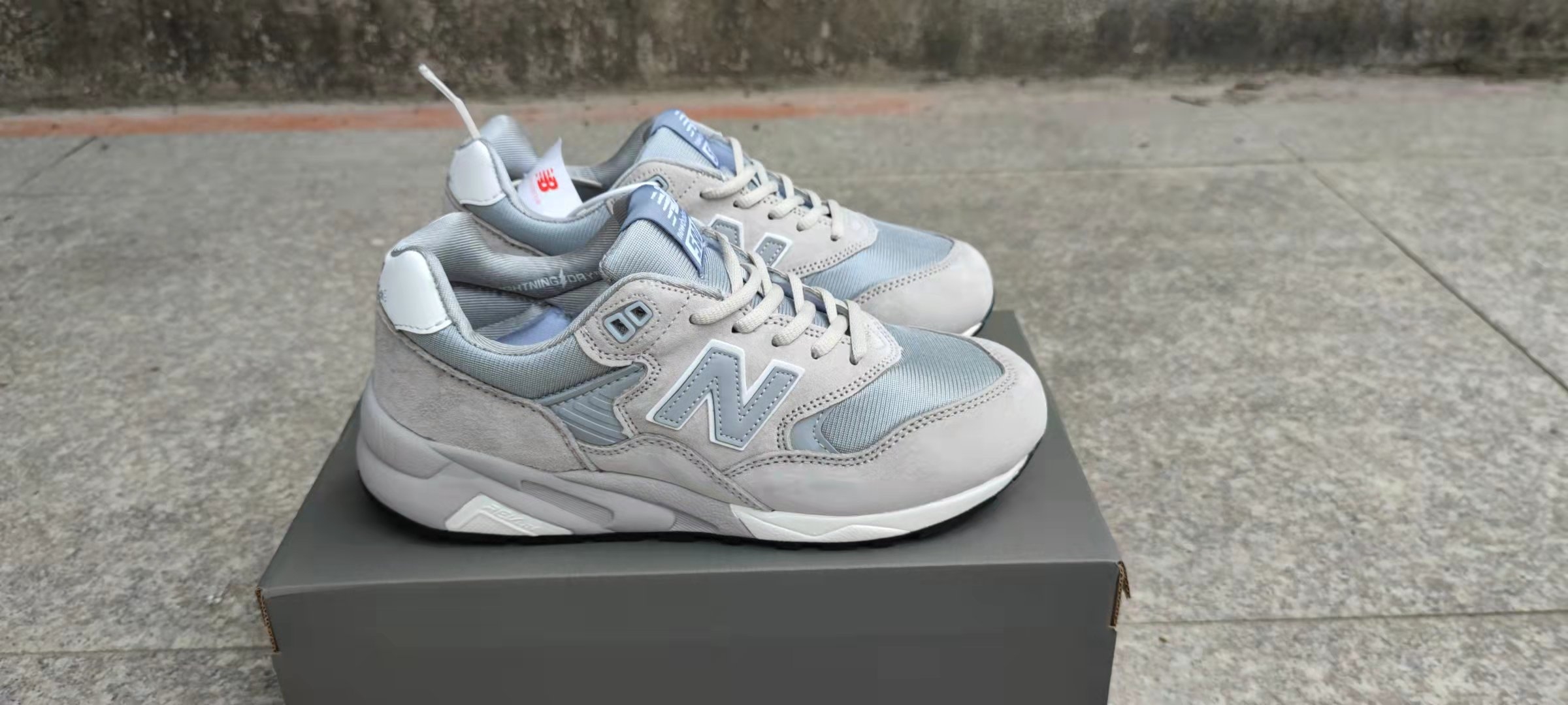 New Balance Low Cut Sneakers/Gry/Mt580Md2