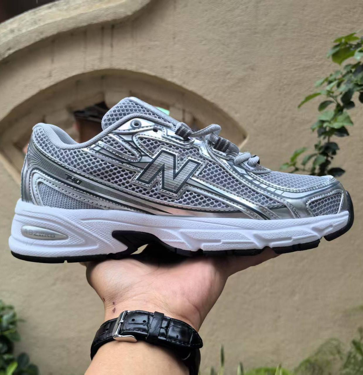 New Balance Sneaker 740 white/silver/navy blue