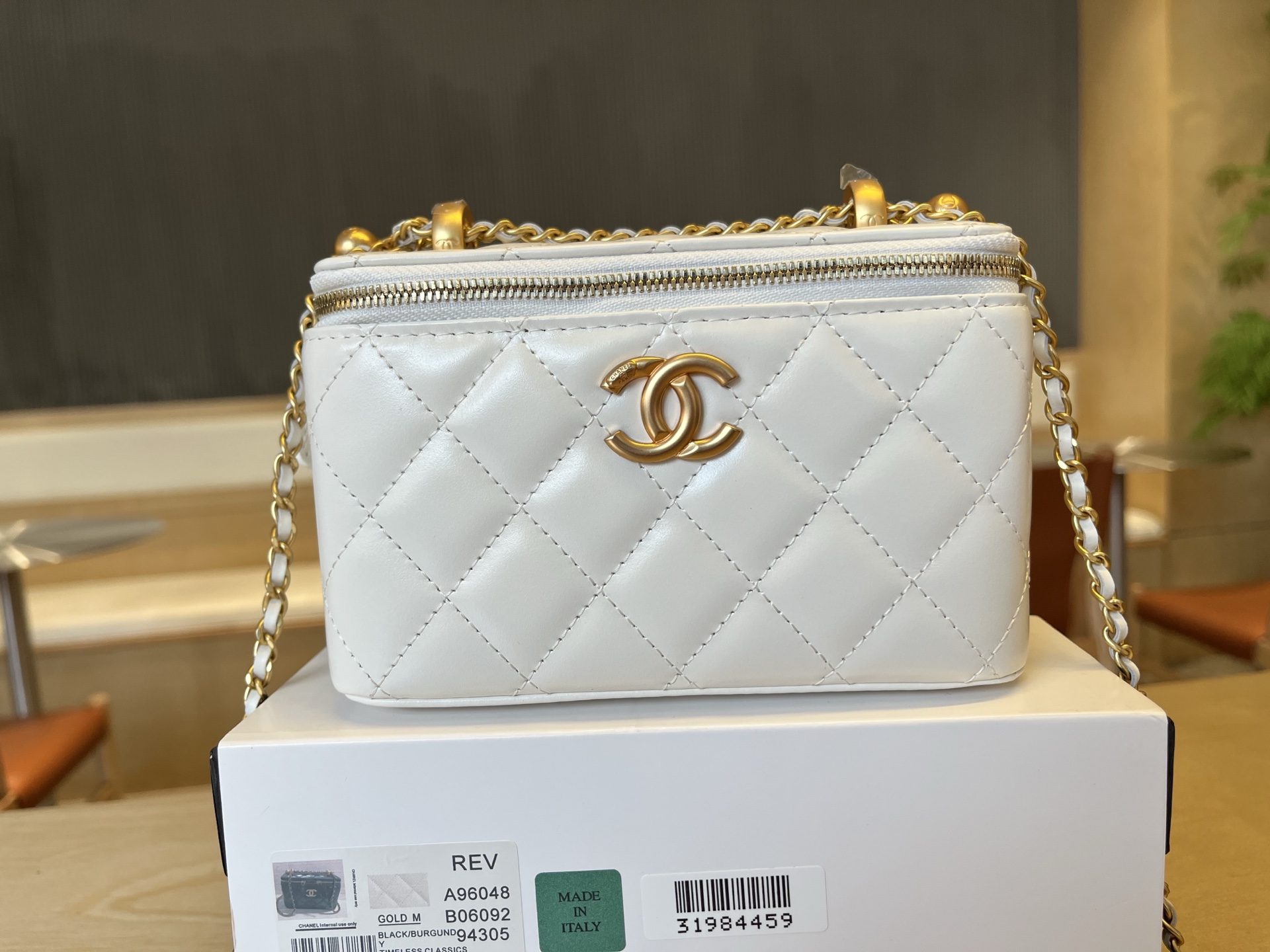 NEW CHANEL BAGS AP3651 GP SHOULDER BAG white