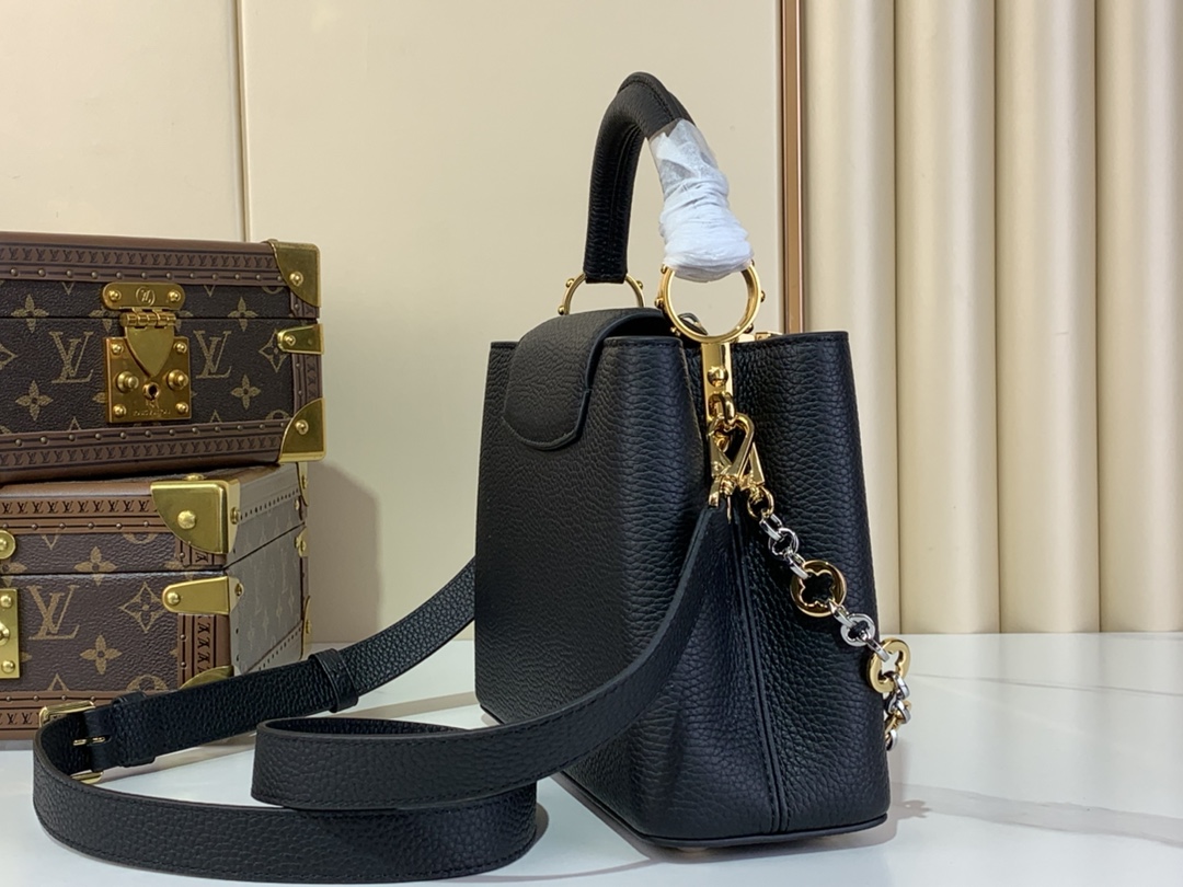 NIB Louis Vuitton Capucines BB M25211 Blue With Chain