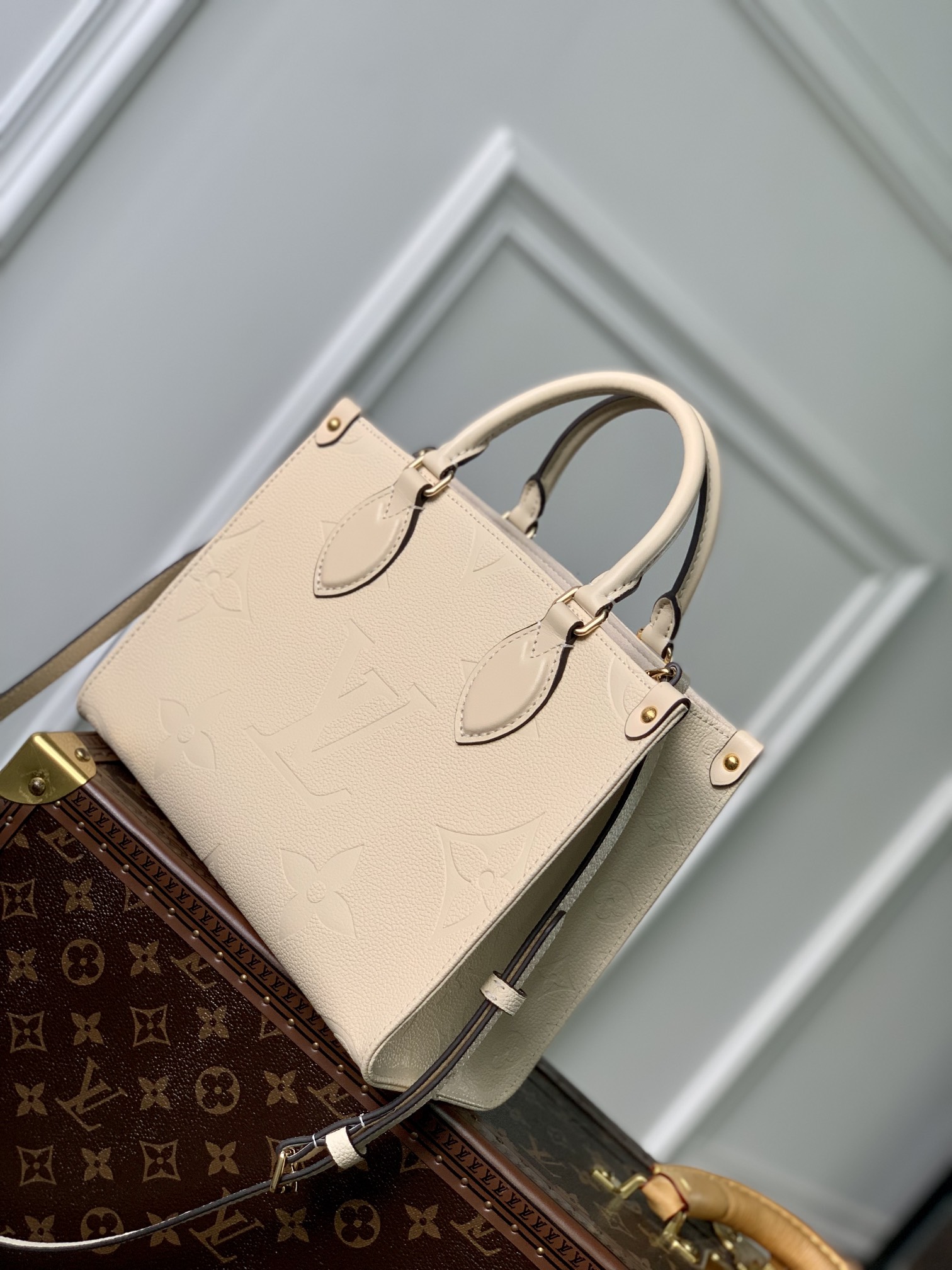 NIB Louis Vuitton OnTheGo PM Cream M46569