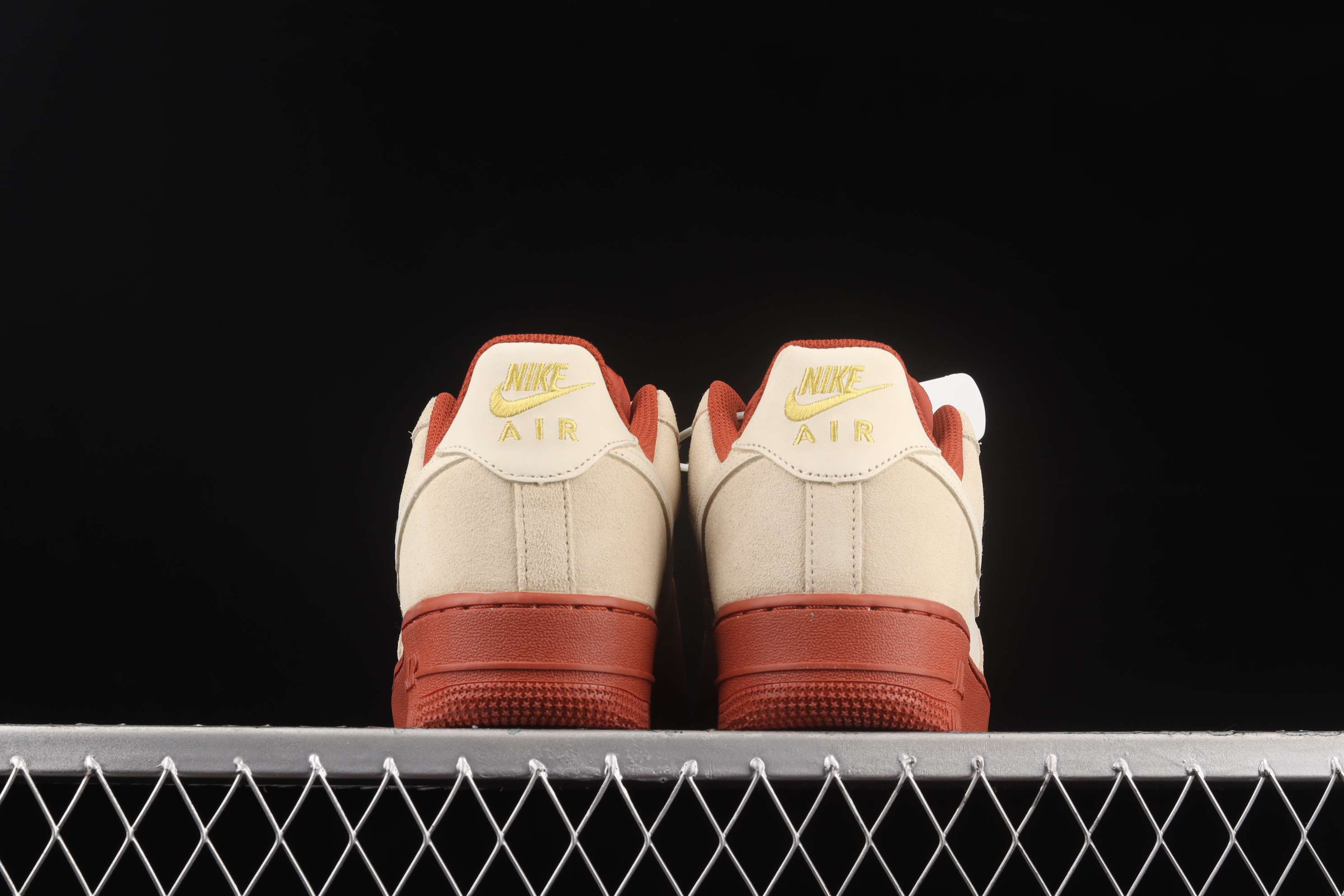nike wmns air force beige