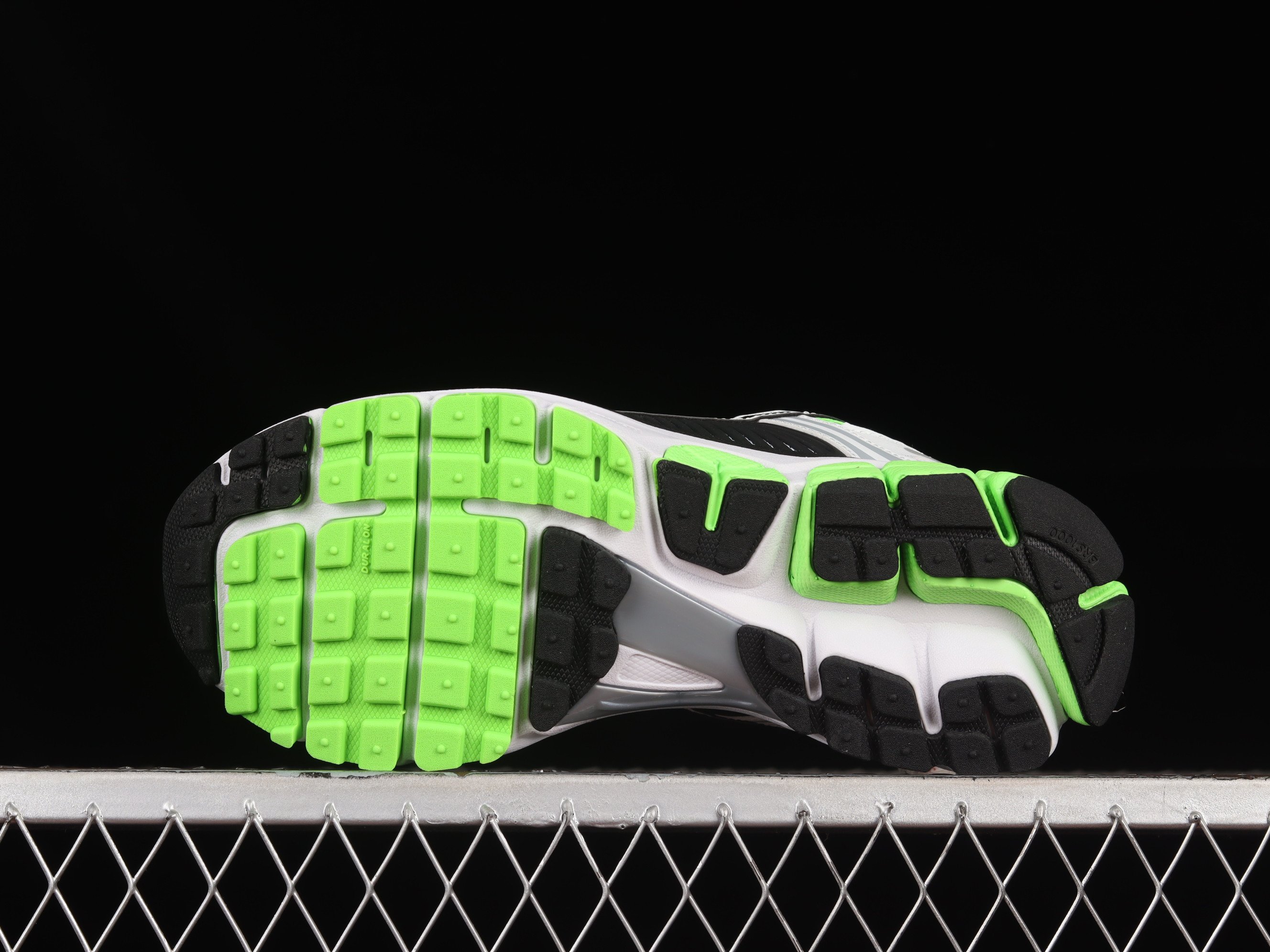 nike zoom vomero 5 lime green