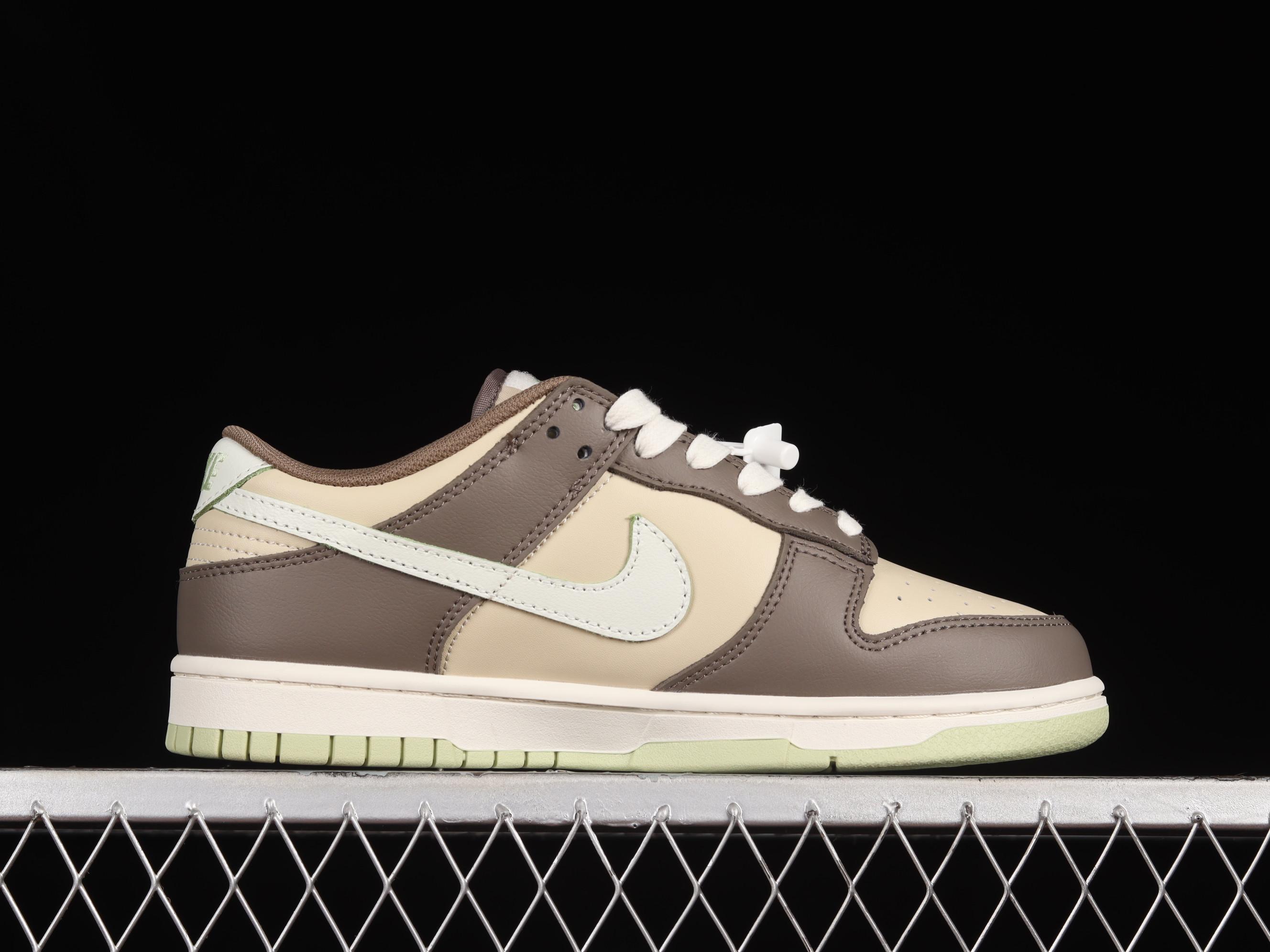mens dark green nike shoes
