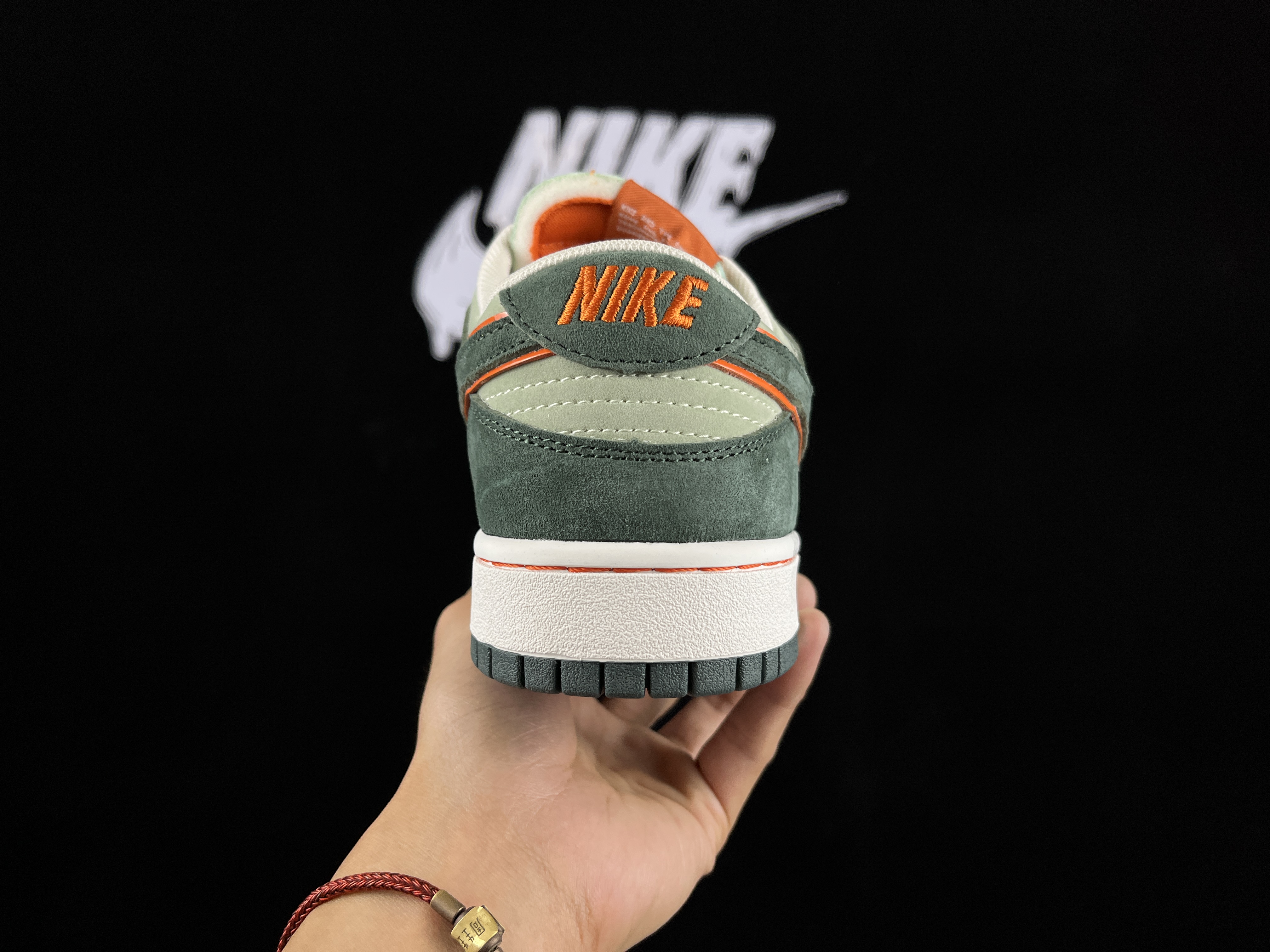 Nike SB Dunk Low x Otomo Katsuhiro “Steamboy OST”
