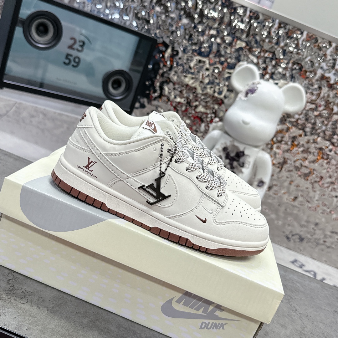 Nike White Low-Top Classic Sneakers