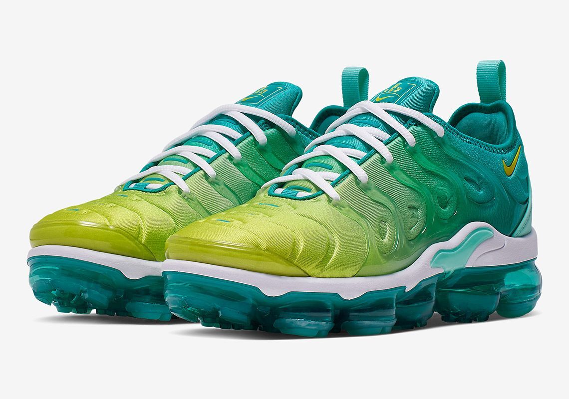 Nike WOMEN’S Vapormax Plus Spirit Teal Cyber Green