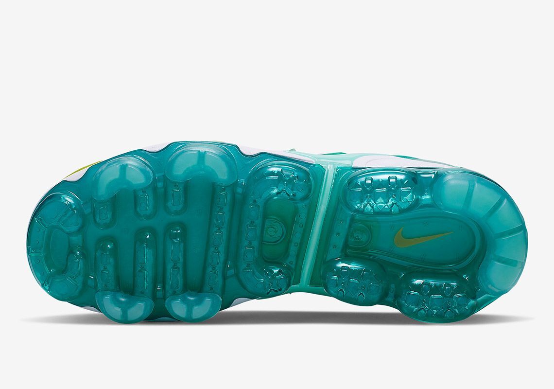 Nike WOMEN’S Vapormax Plus Spirit Teal Cyber Green