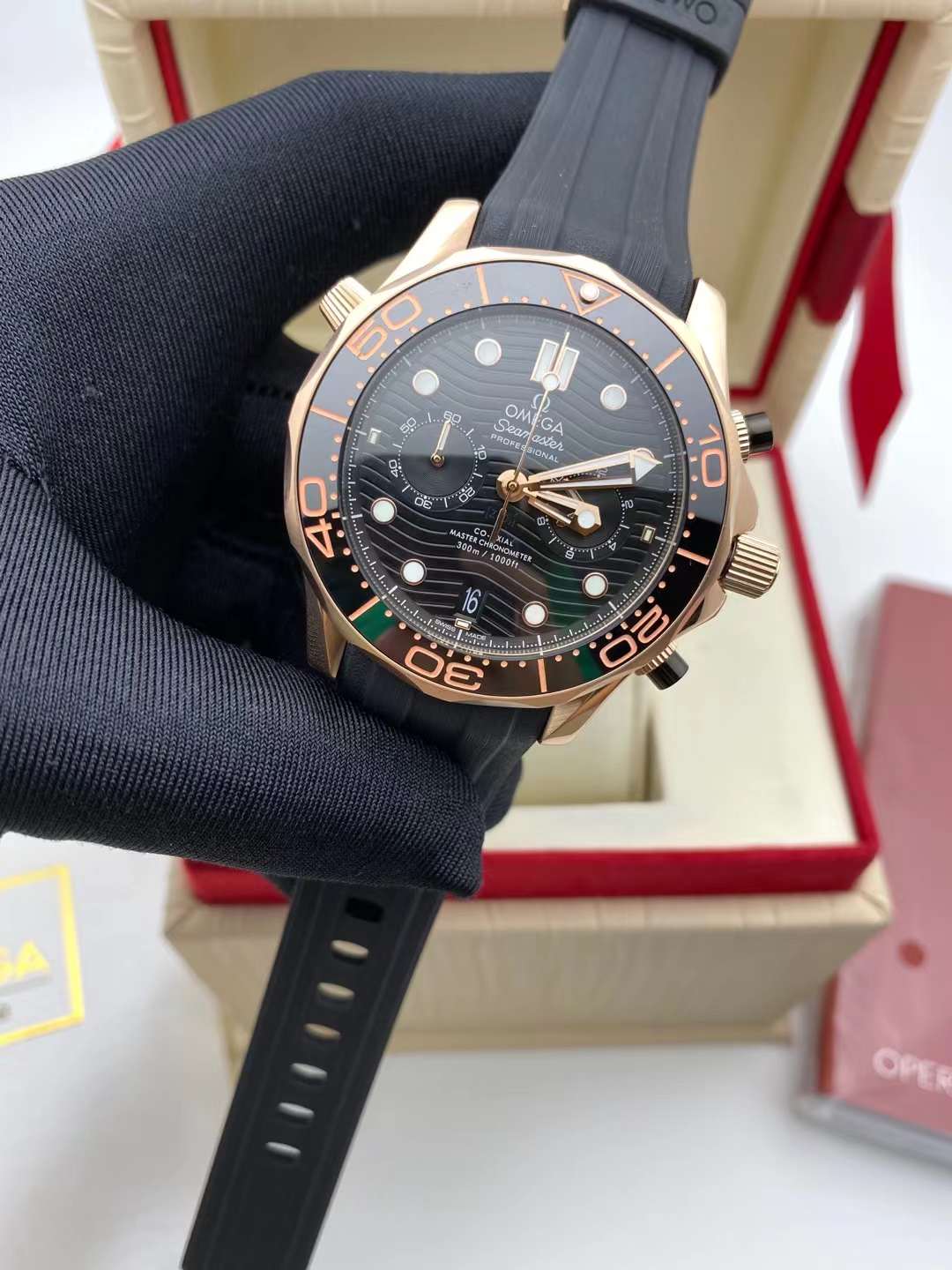 OMEGA SEAMASTER DIVER 300m 44mm HALF-GOLD IN ROSE GOLD RUBBER STRAP BLUE CERAMIC WAVE DIAL 210.22.44.51.03.00
