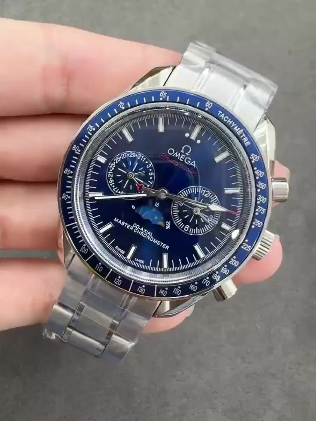 Omega Speedmaster Moonphase Moonwatch Co-Axial Master Chronometer Moonphase Chronograph 44.25 mm