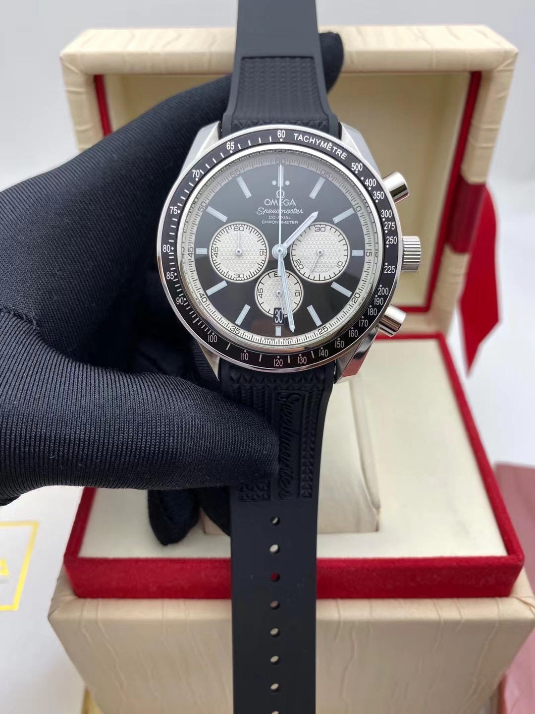 Omega Speedmaster Racing Co-Axial Chronometer Bach White Dial -leather strap