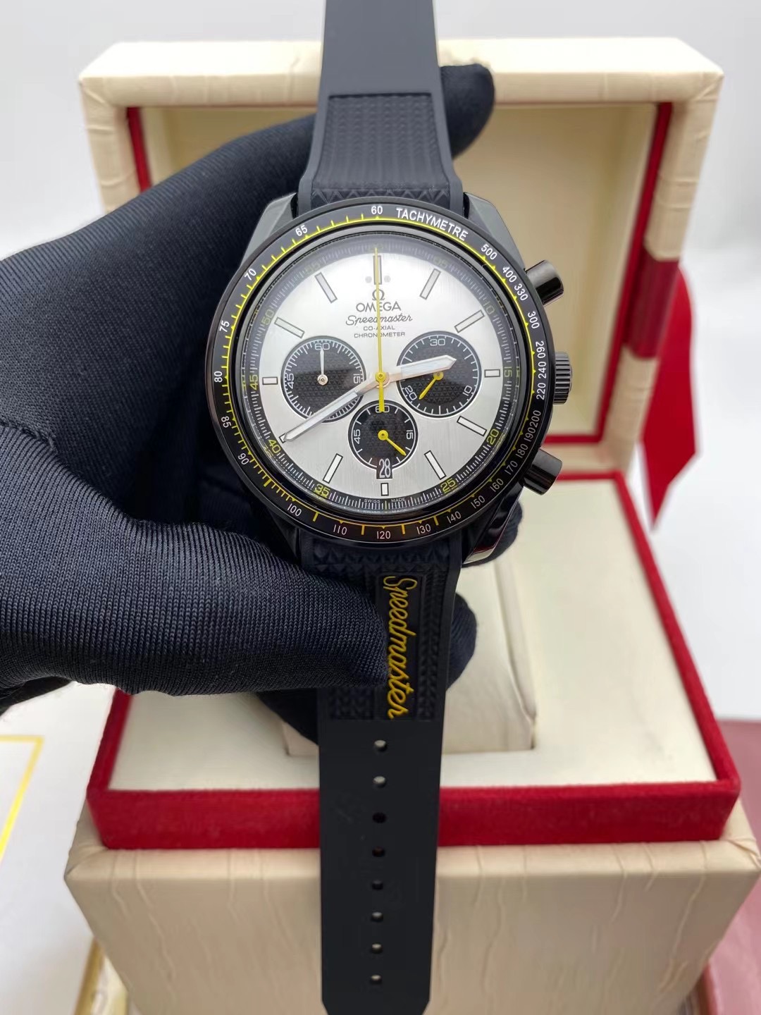 Omega Speedmaster Racing Co-Axial Chronometer White Dial -leather strap