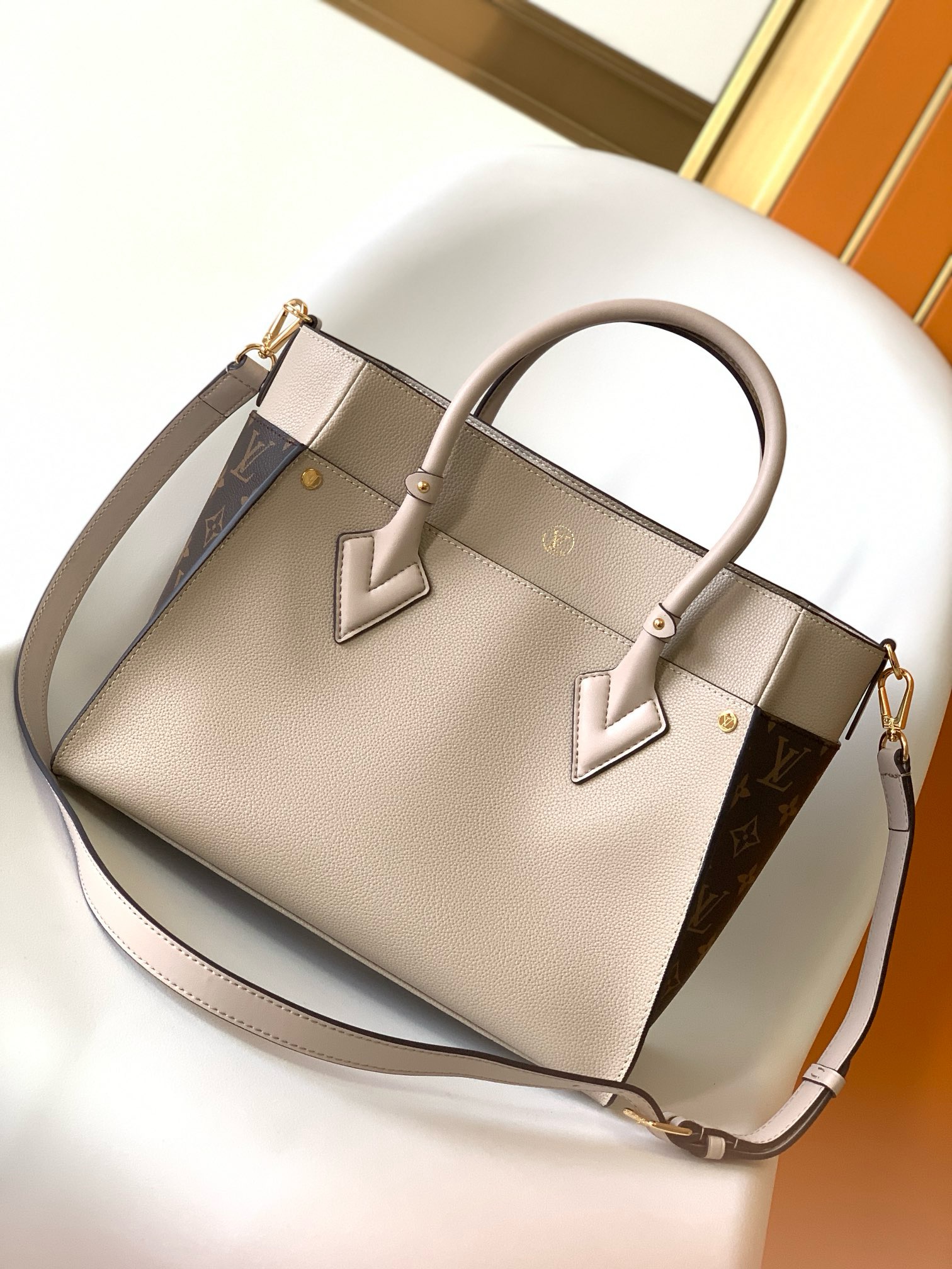 On My Side PM Bag High Quality Leather Bag Beige