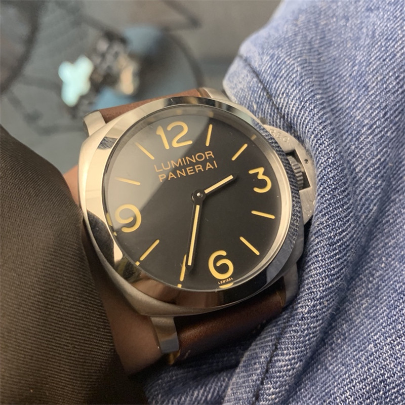 Panerai Luminor Base PAM00390 PAM 390 Men's Manual Wind Watch