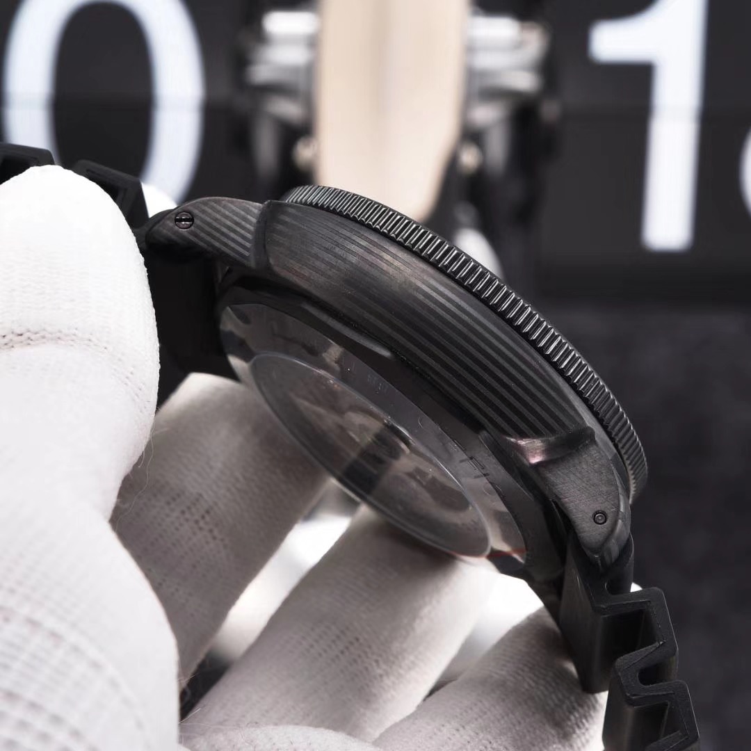 Panerai Carbotech Black 47mm - Panerai Luminor Submersible Carbotech - Image 2