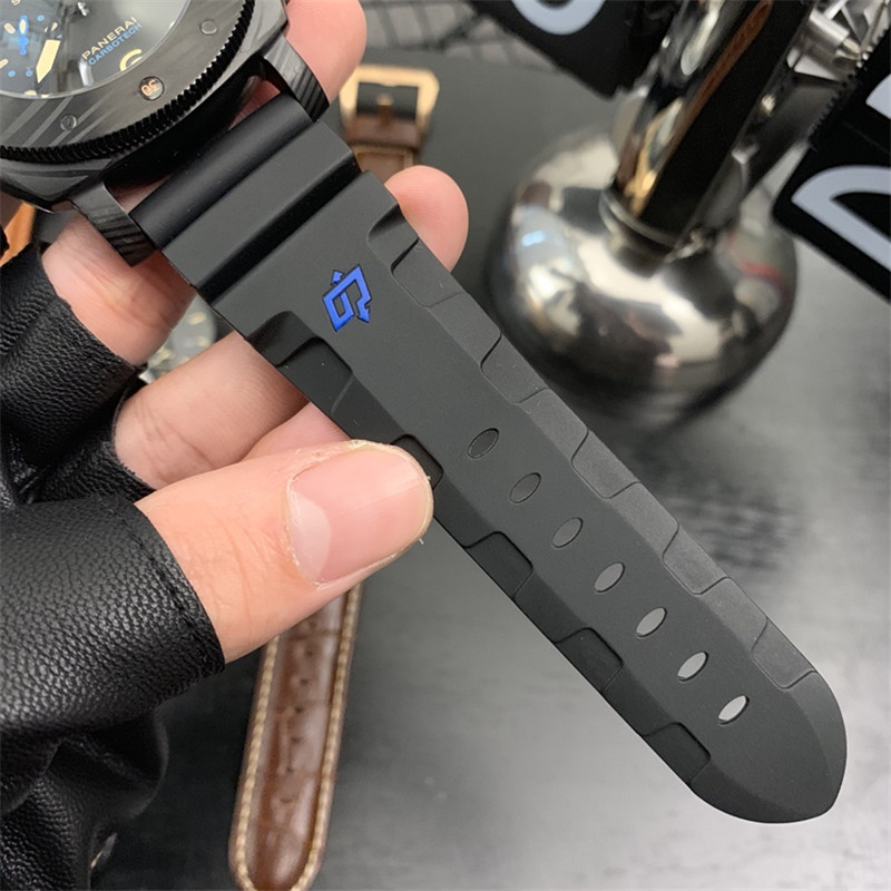 Panerai Carbotech Black Rubber - Panerai Luminor Submersible Carbotech - Image 4