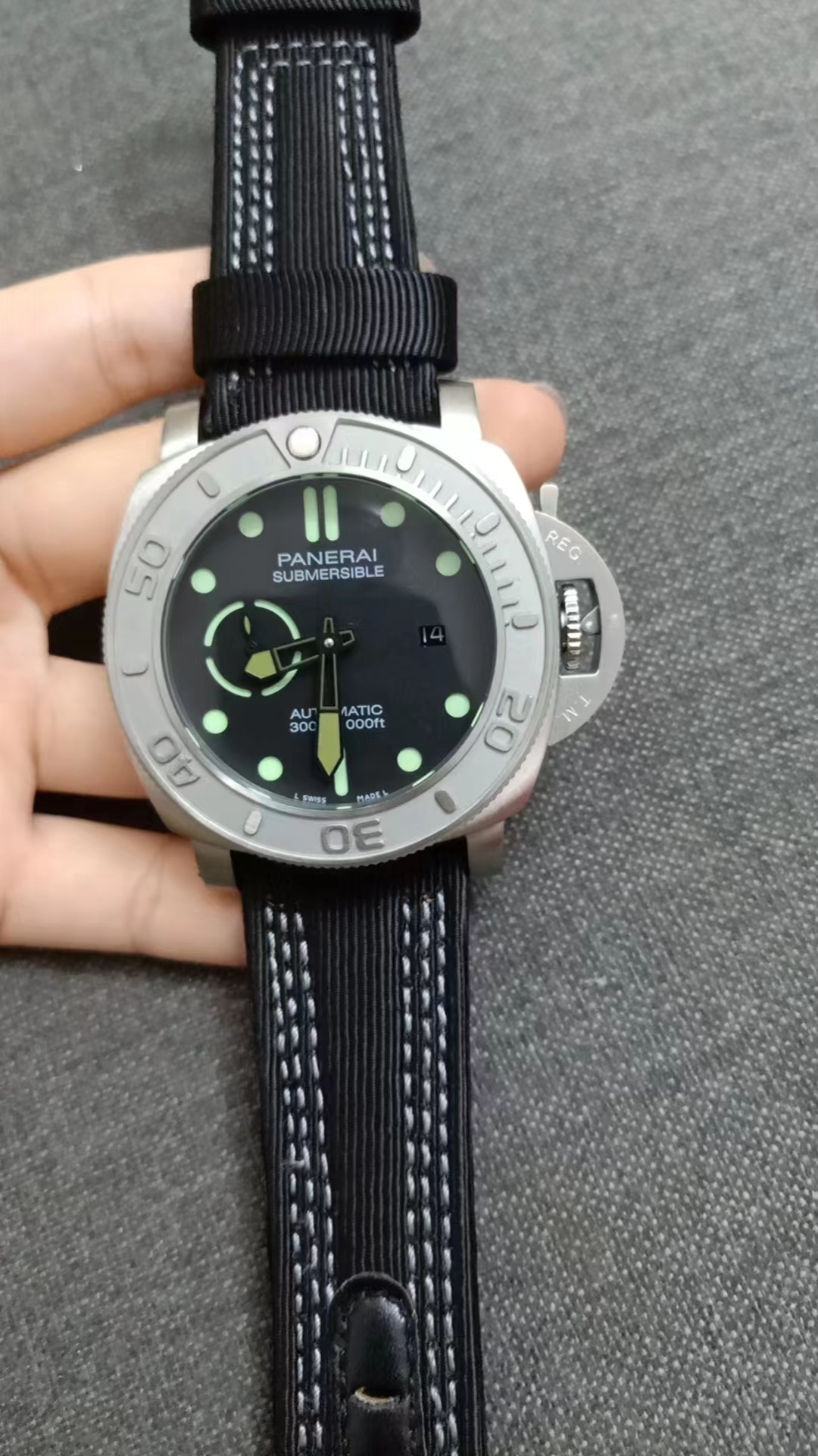 Panerai Submersible Black Dial Titanium - Panerai Submersible Black - Image 3