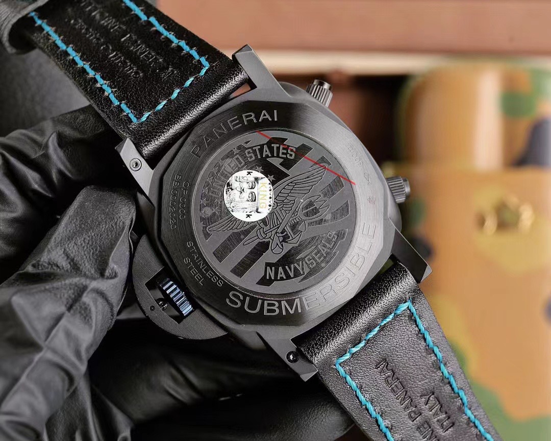 Panerai Black Rubber Dive Watch - Panerai Submersible Marina Militare - Image 2