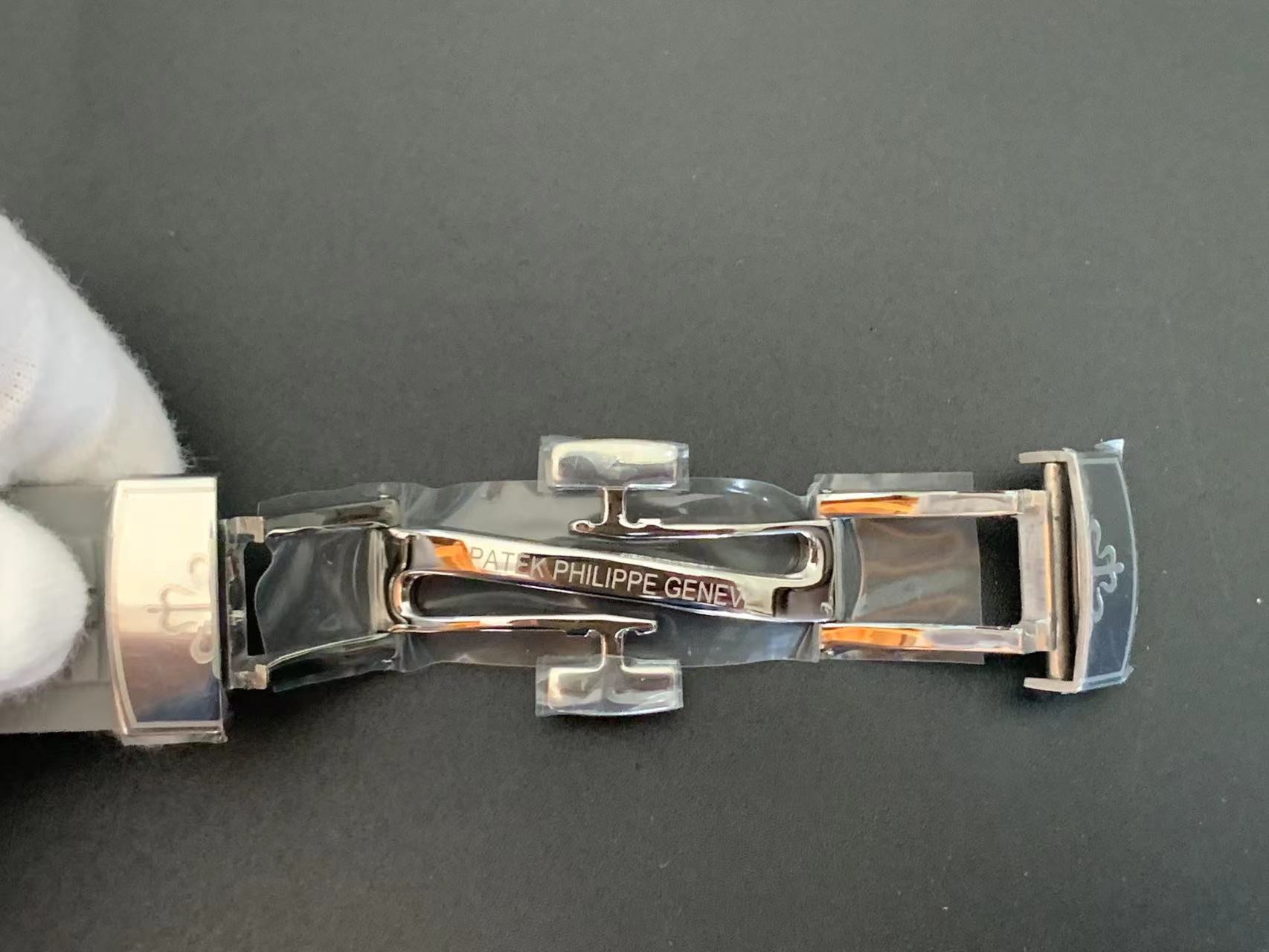 Patek Philippe TerraTime - Gray Rubber Strap World Time - Image 2