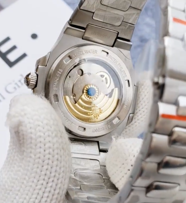 Patek Philippe Supreme - Patek Philippe Nautilus Supreme - Limited - Image 2