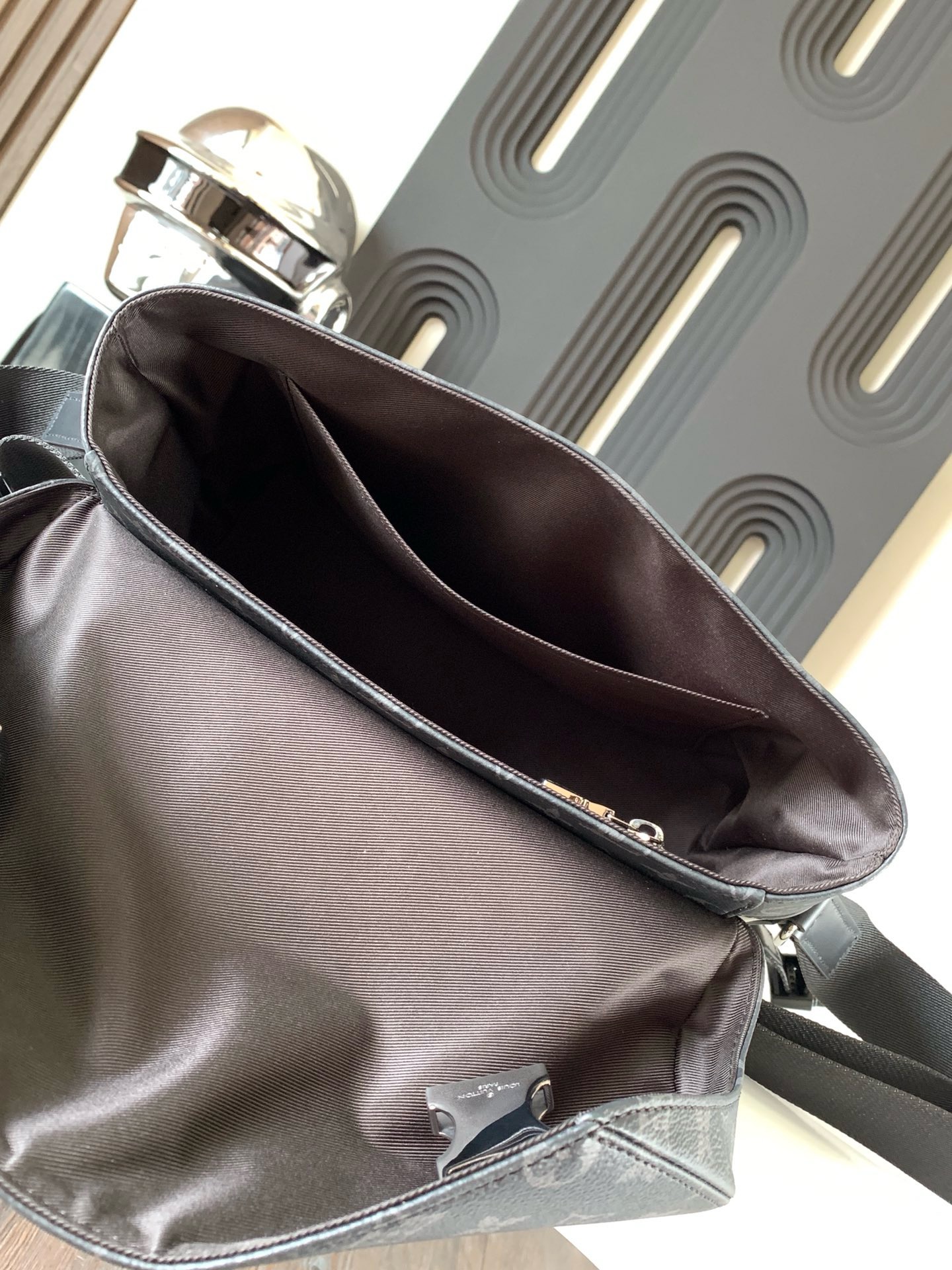 PM Voyager Monogram Eclipse Messenger Bag Grey - Bag | LOUIS VUITTON