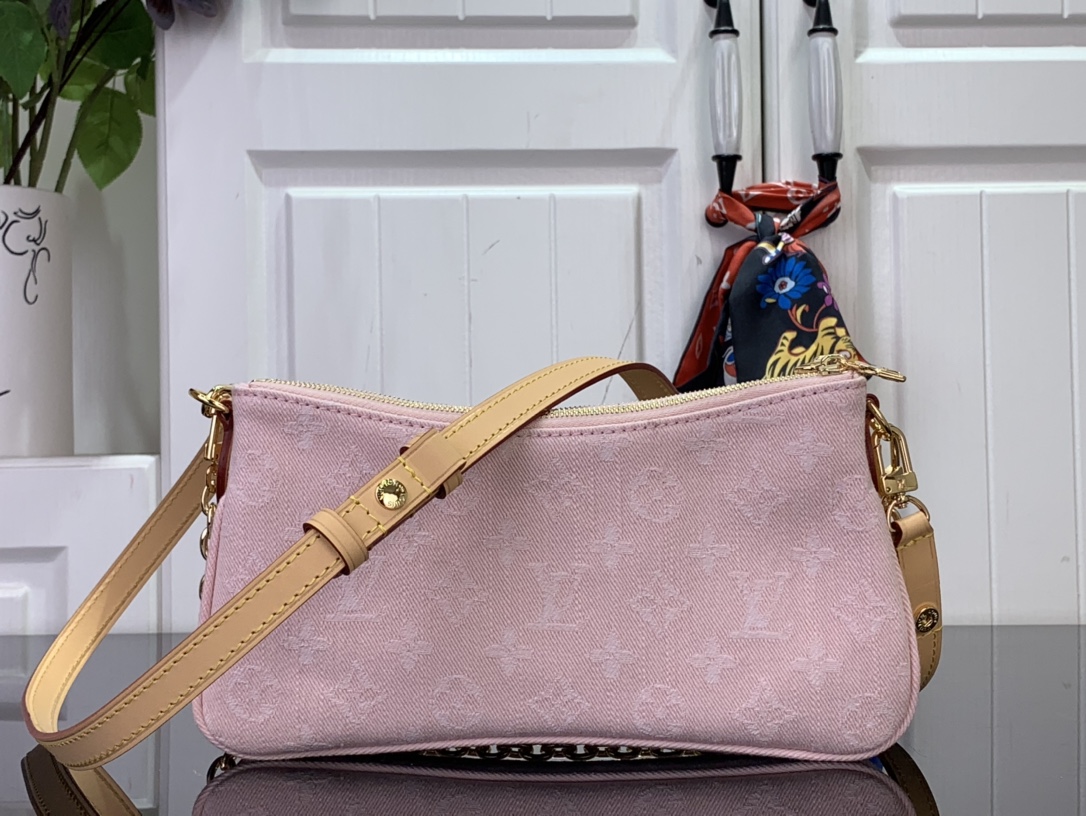 Pochette Liv Monogram Denim – Louis Vuitton