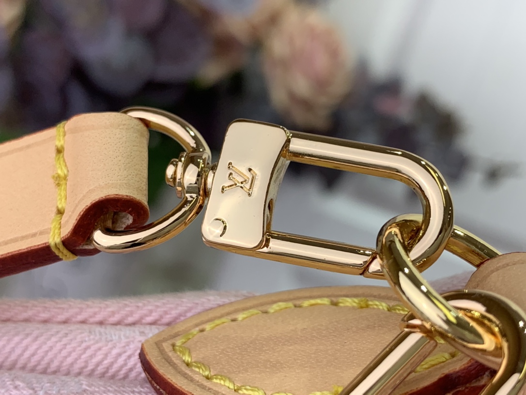 Pochette Liv Monogram Denim – Louis Vuitton