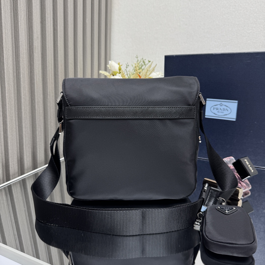 Prada Black Re-Nylon shoulder bag | PRADA