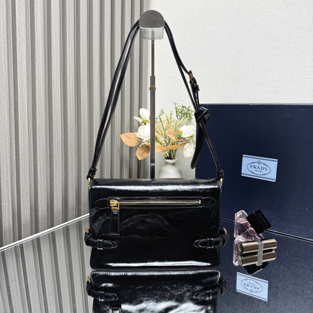 Prada Leather Shoulder Bag | Black |
