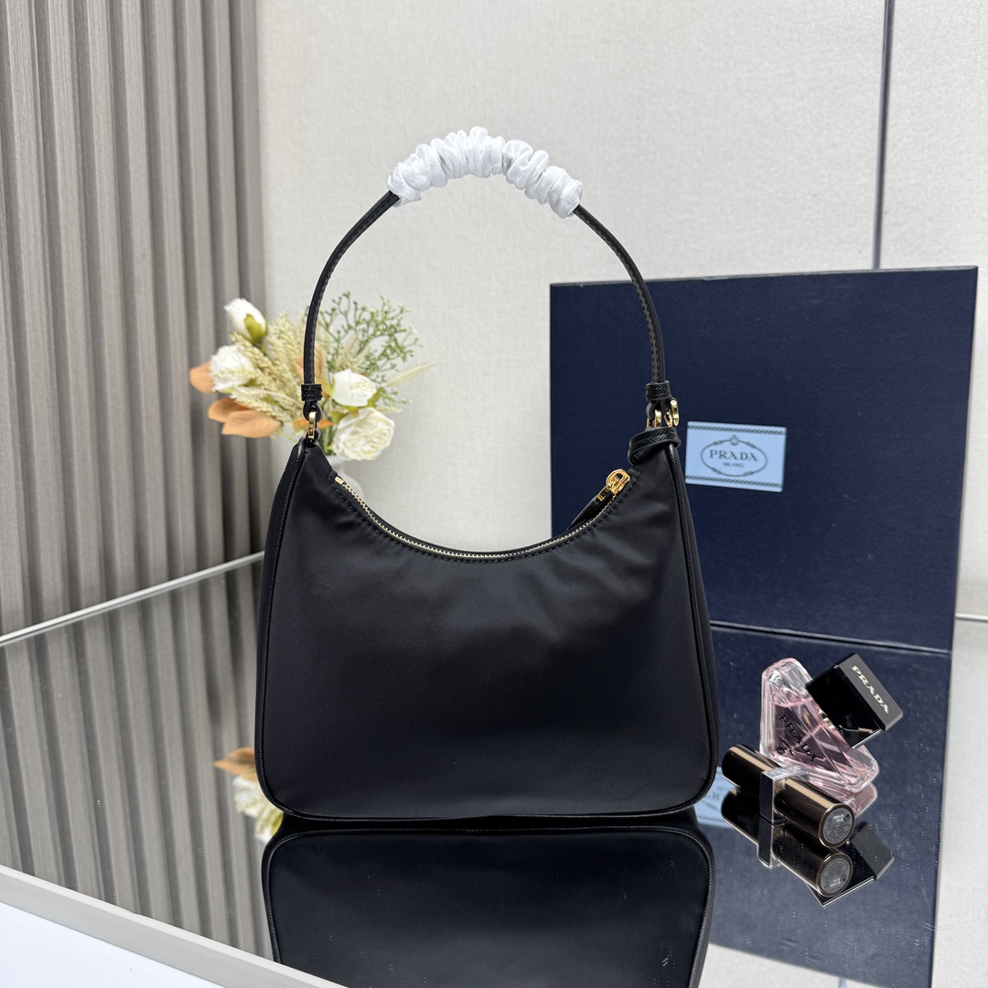 Prada Re-Edition 2005 Re-Nylon & Saffiano Mini Bag In Black – Blank