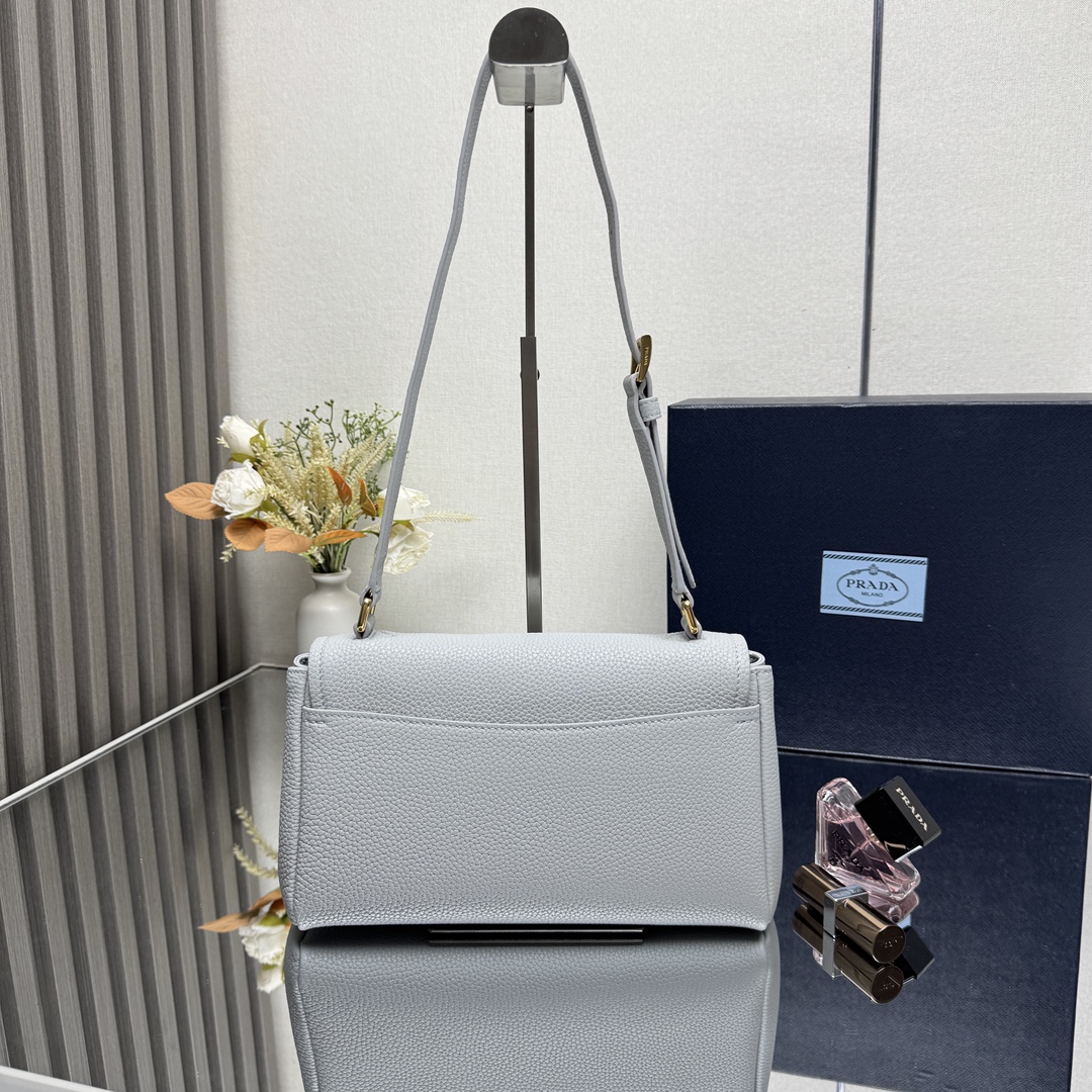 Prada White Leather shoulder bag | PRADA