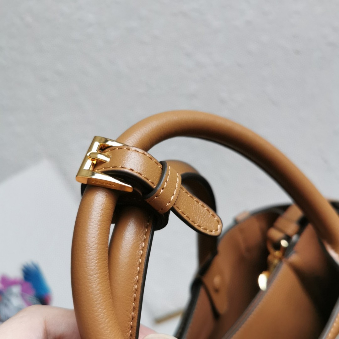 Prada Women´s Brown Buckle Leather Bag Others –
