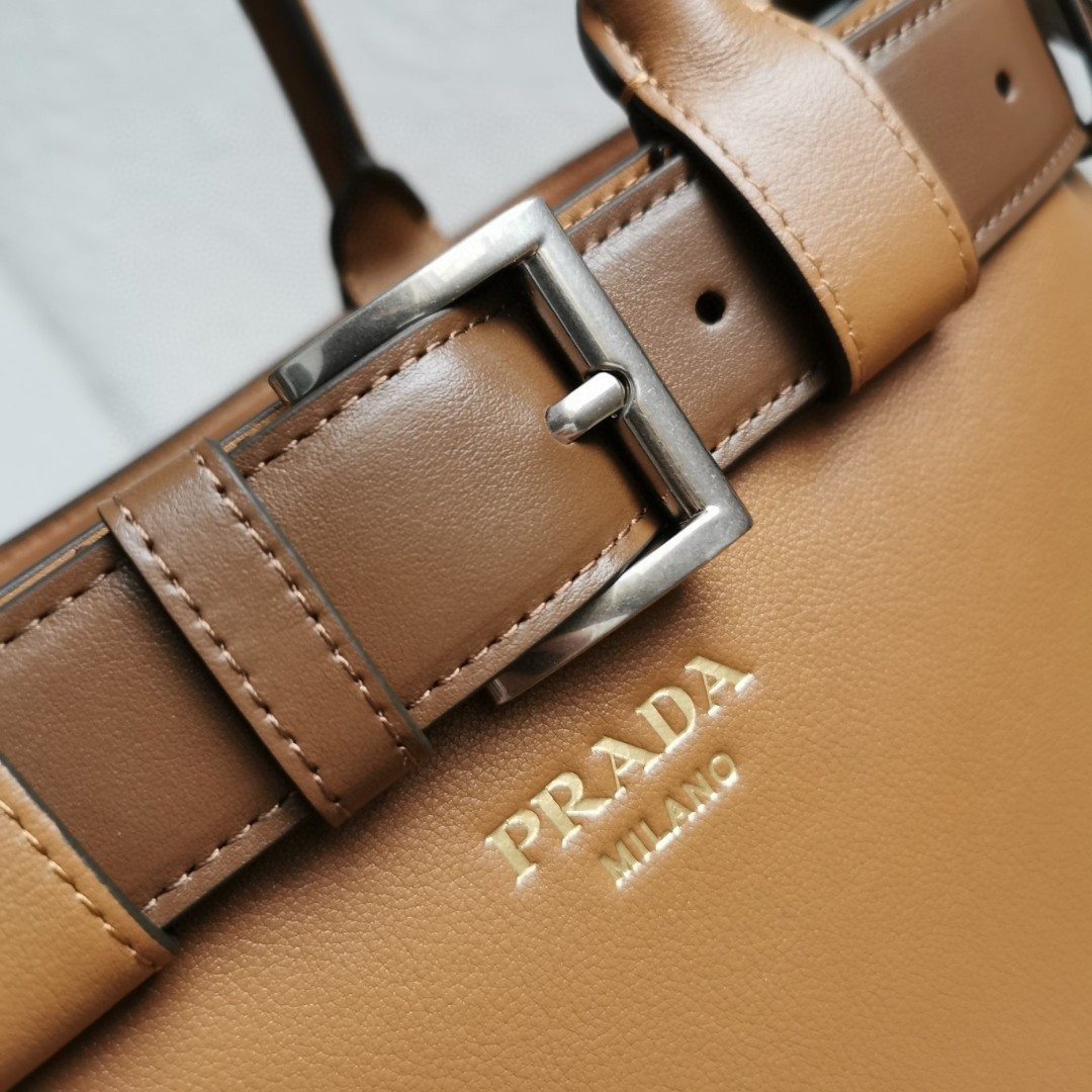 Prada Women´s Brown Buckle Leather Bag Others –