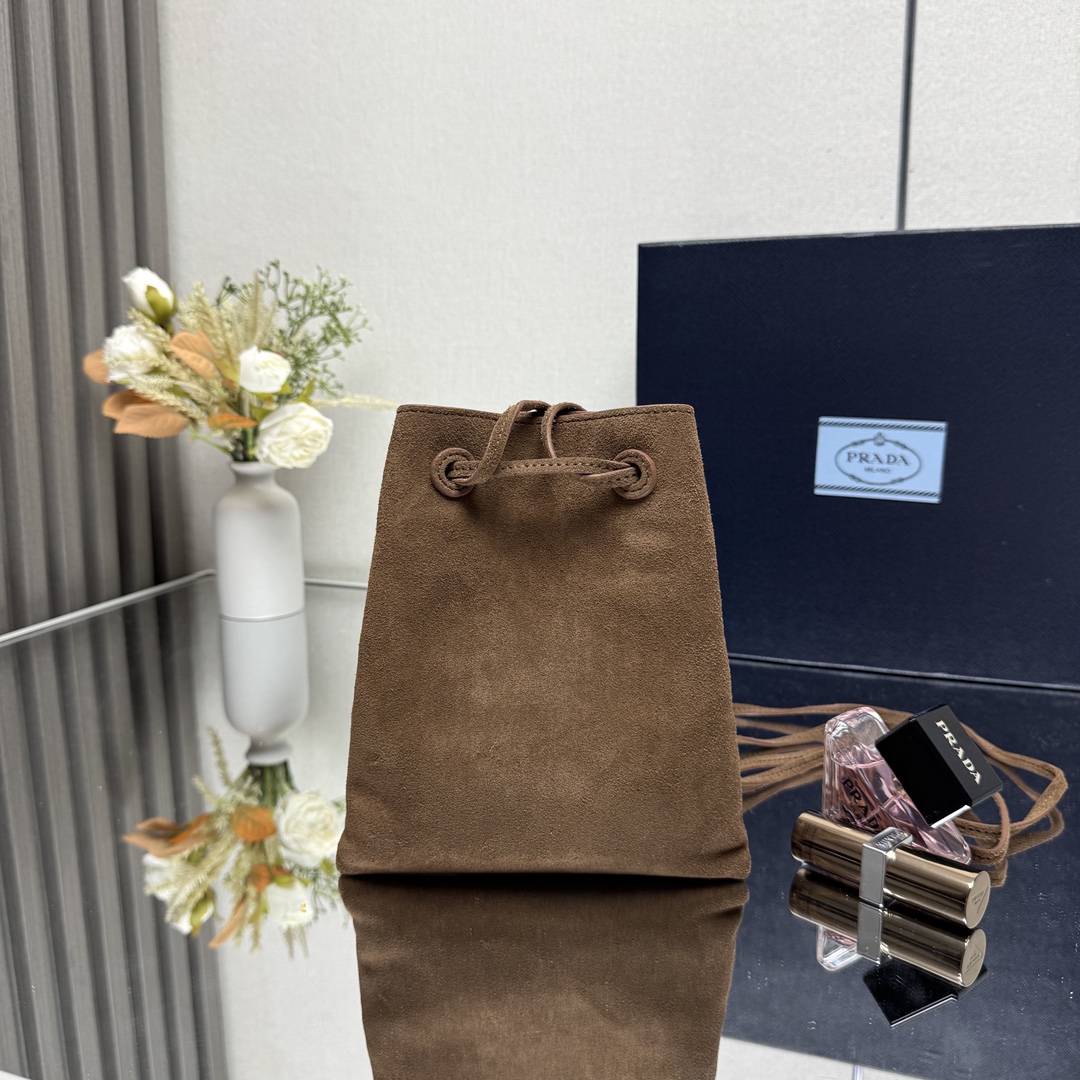 Prada Women's Shoulder Bags in Saffiano Leather & Nylon brown